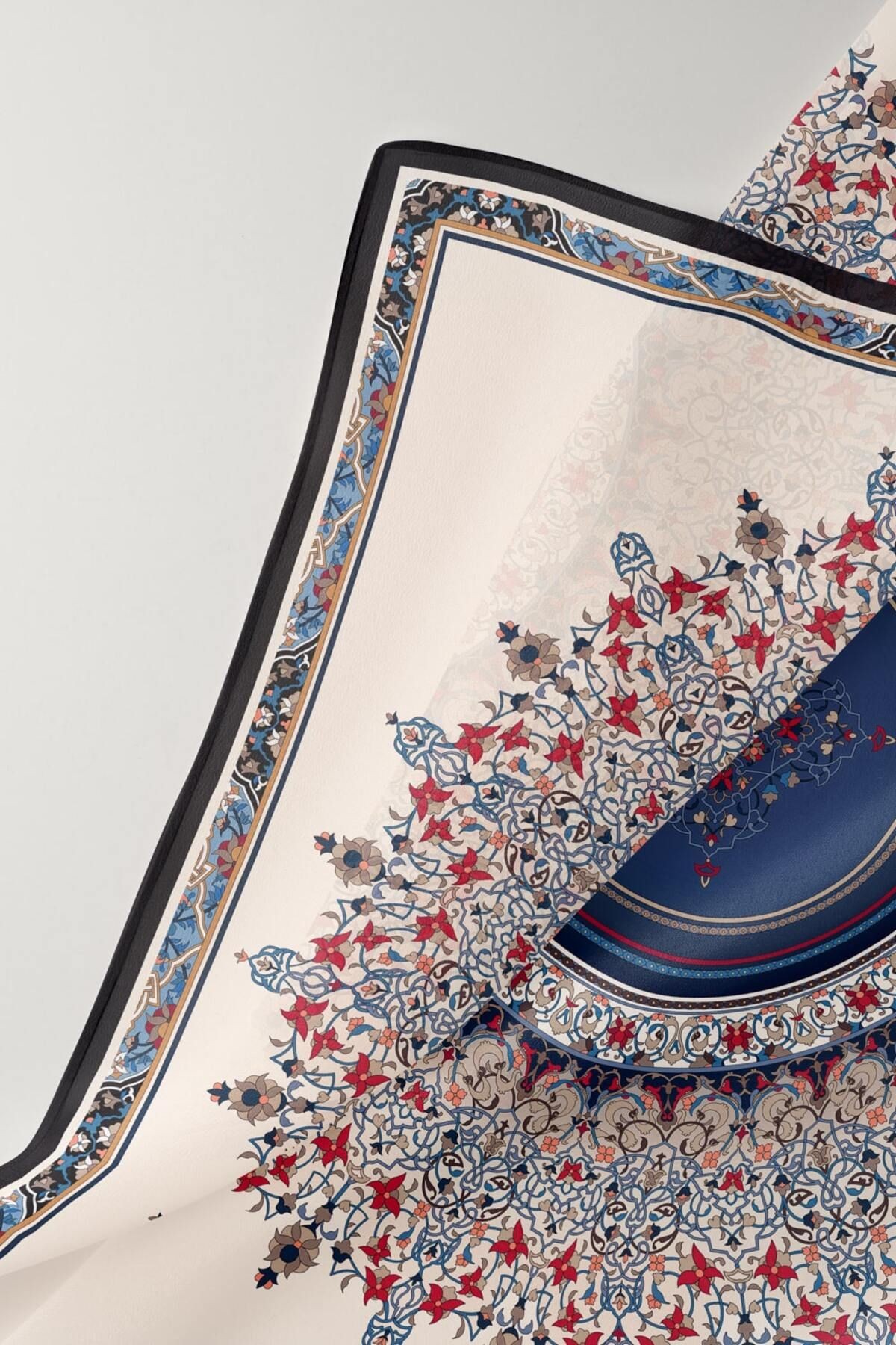 %100 Twill İpek Şal Desenli Lacivert Renkli 90x90 Eşarp Dikim Şekli : El Dikişi
