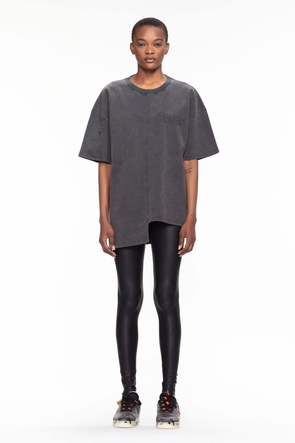 Oversize & Overcut T-Shirt