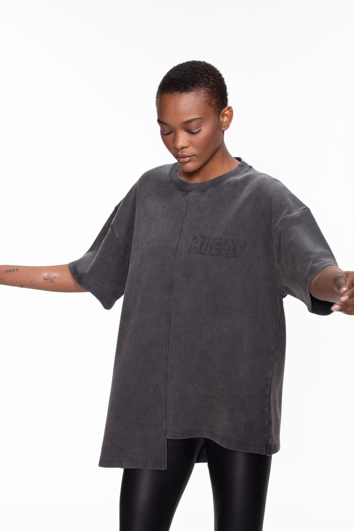 Oversize & Overcut T-Shirt