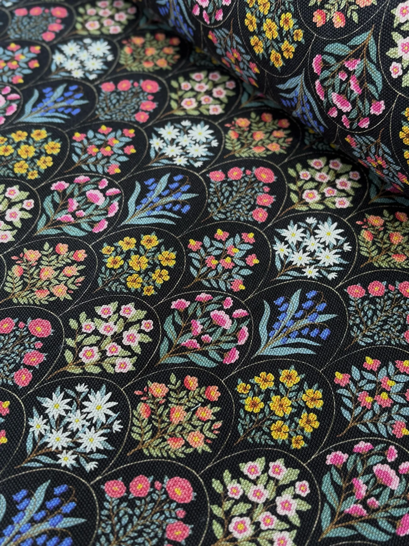 %100 Pamuk Siyah Buklet Desen Kanvas Kumaş 