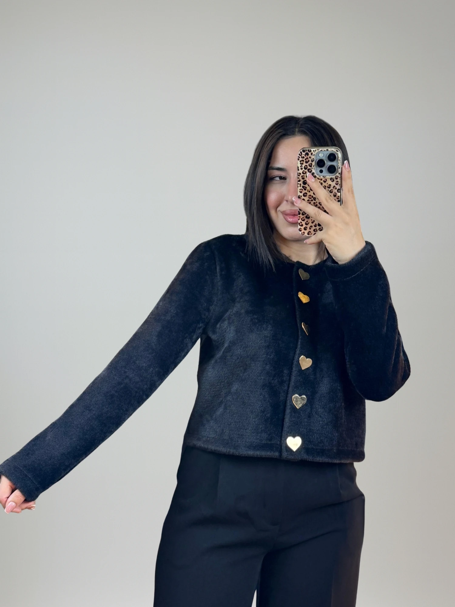 Siyah Kalp Düğmeli Hırka 