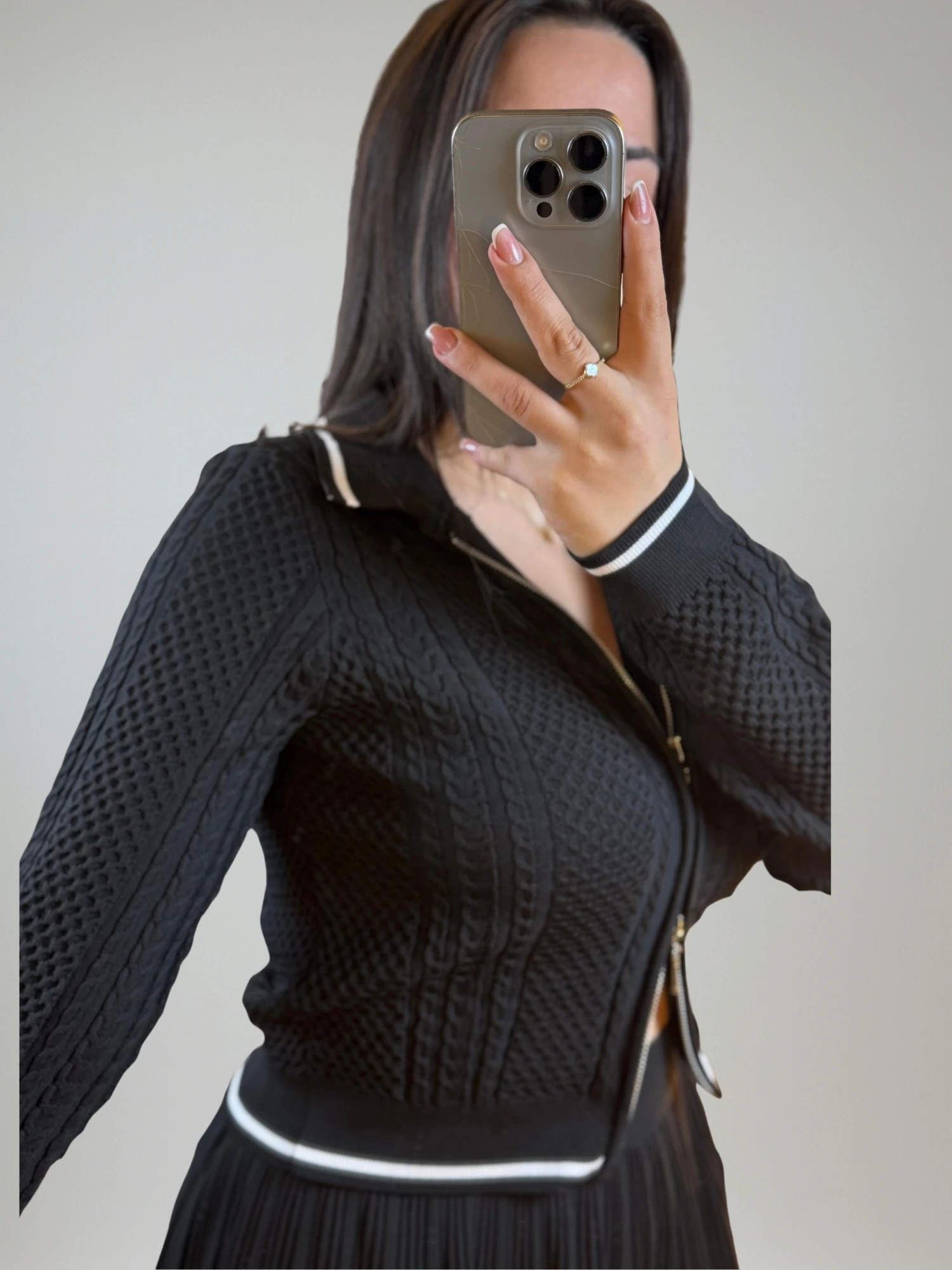 Ön Fermuarlı Siyah Hırka