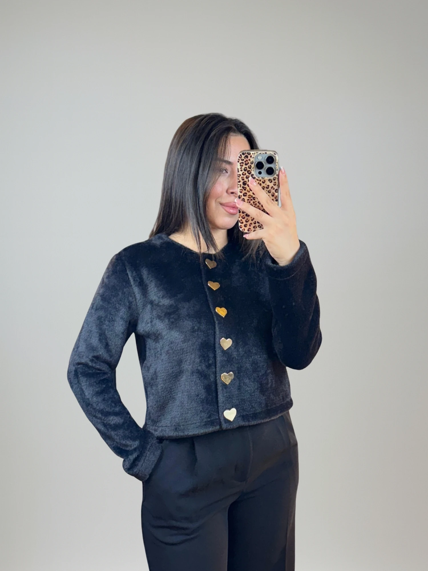 Siyah Kalp Düğmeli Hırka 