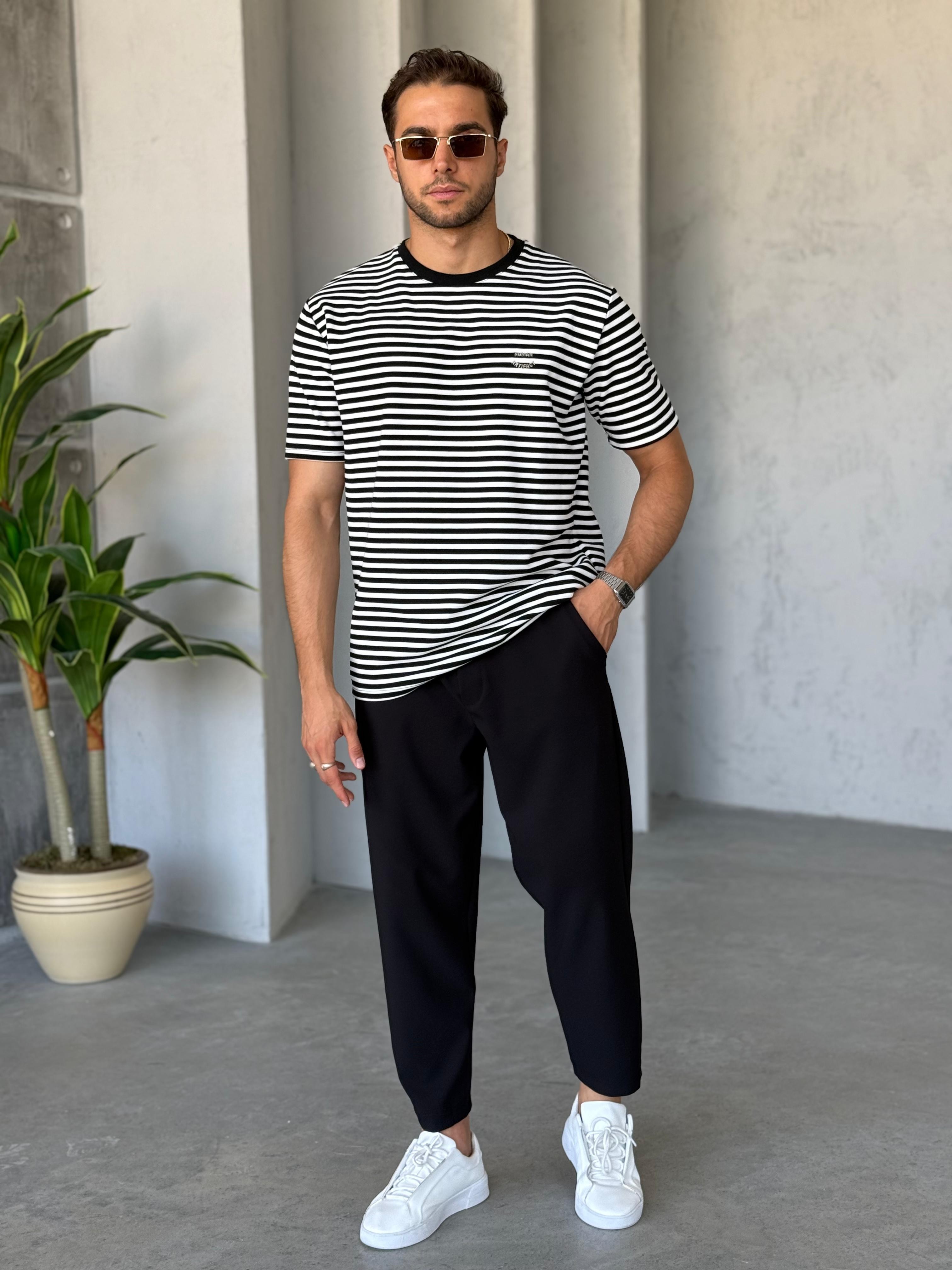 T2527 Çizgili Nakış Detay T-shirt Siyah-Beyaz