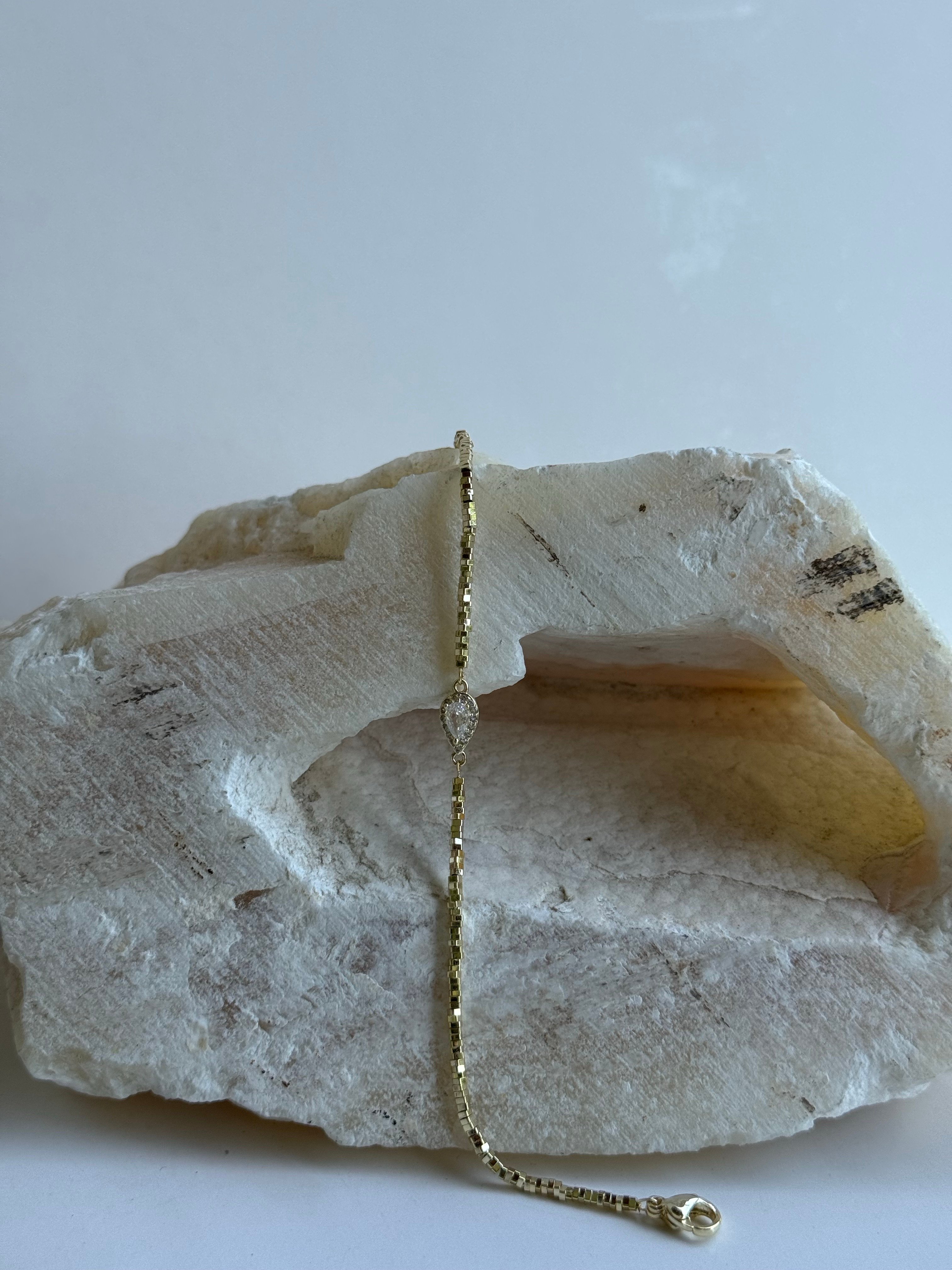 Oliva Bileklik