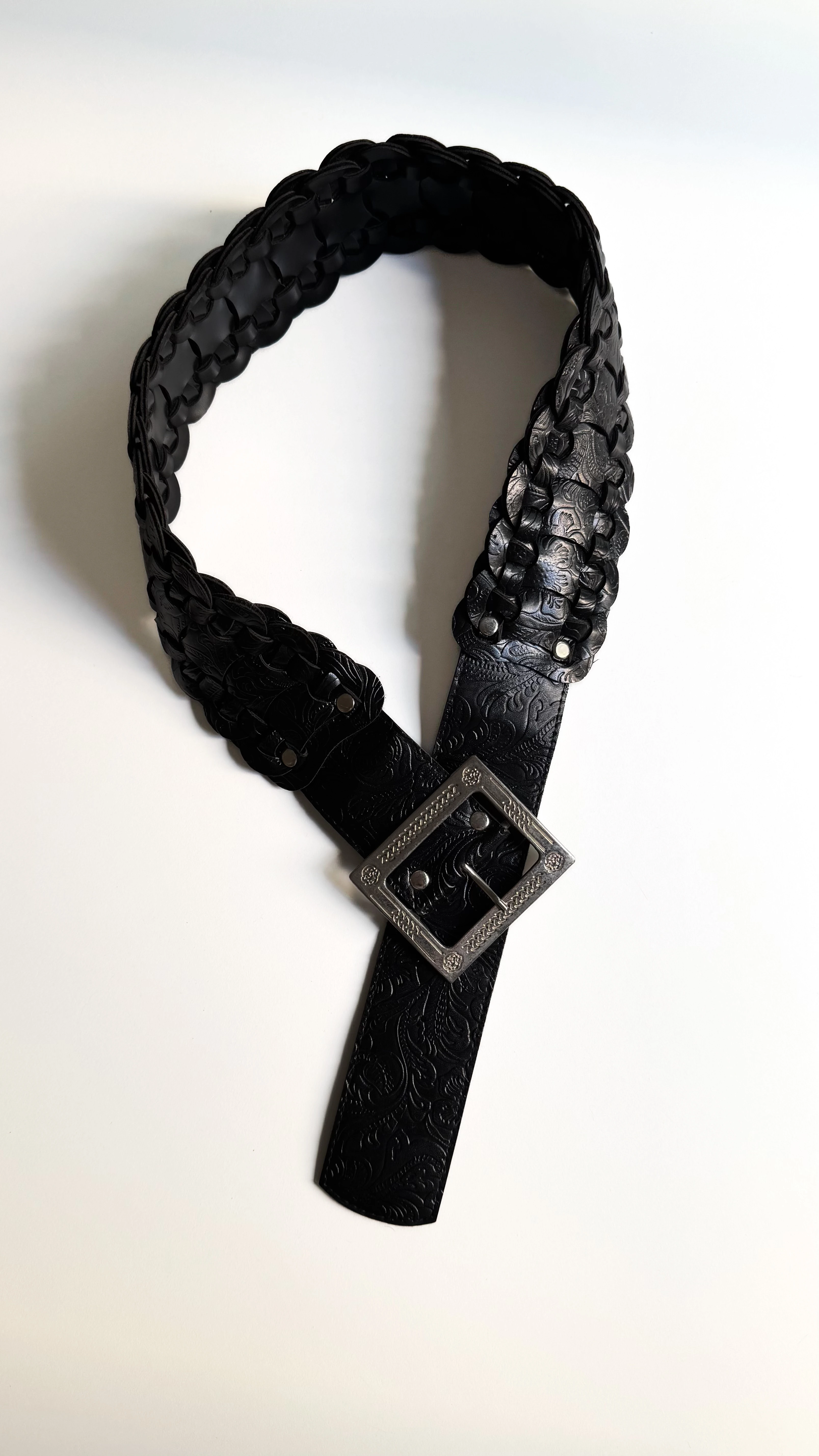 Kabartma Desenli Kemer 