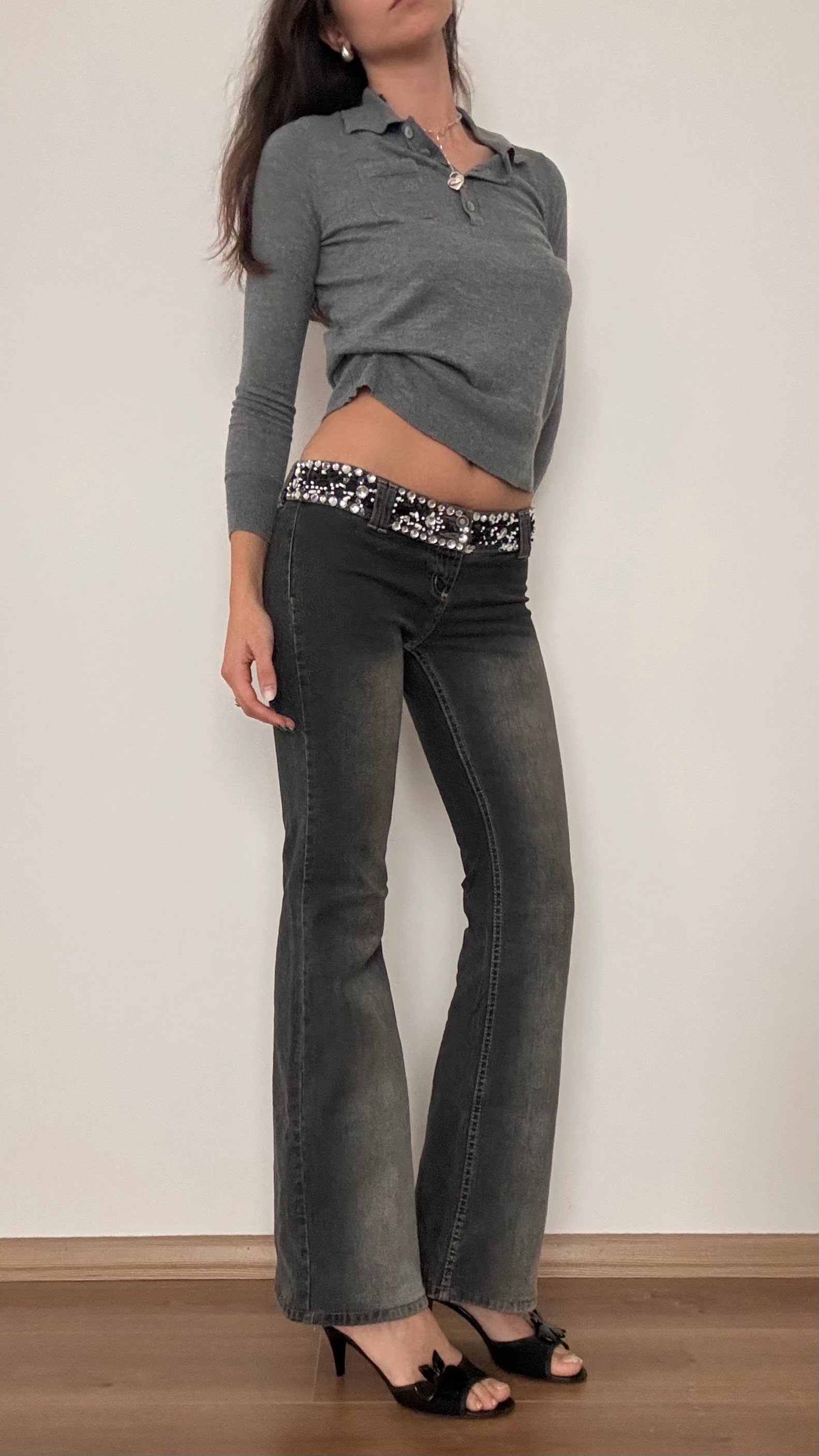 Taş Detaylı Düşük Bel Jean 