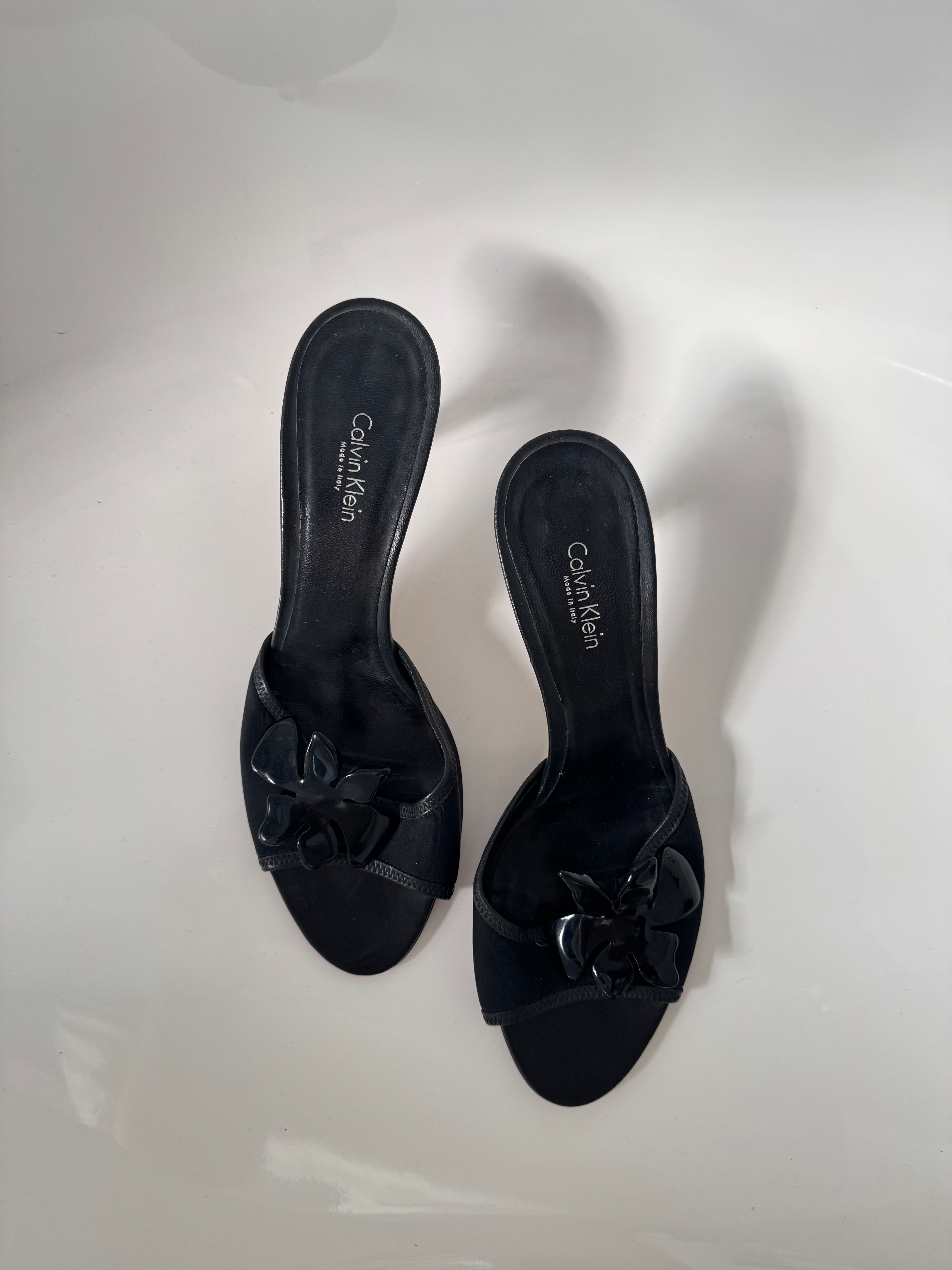 Çiçek Detaylı Topuklu Sandalet 
