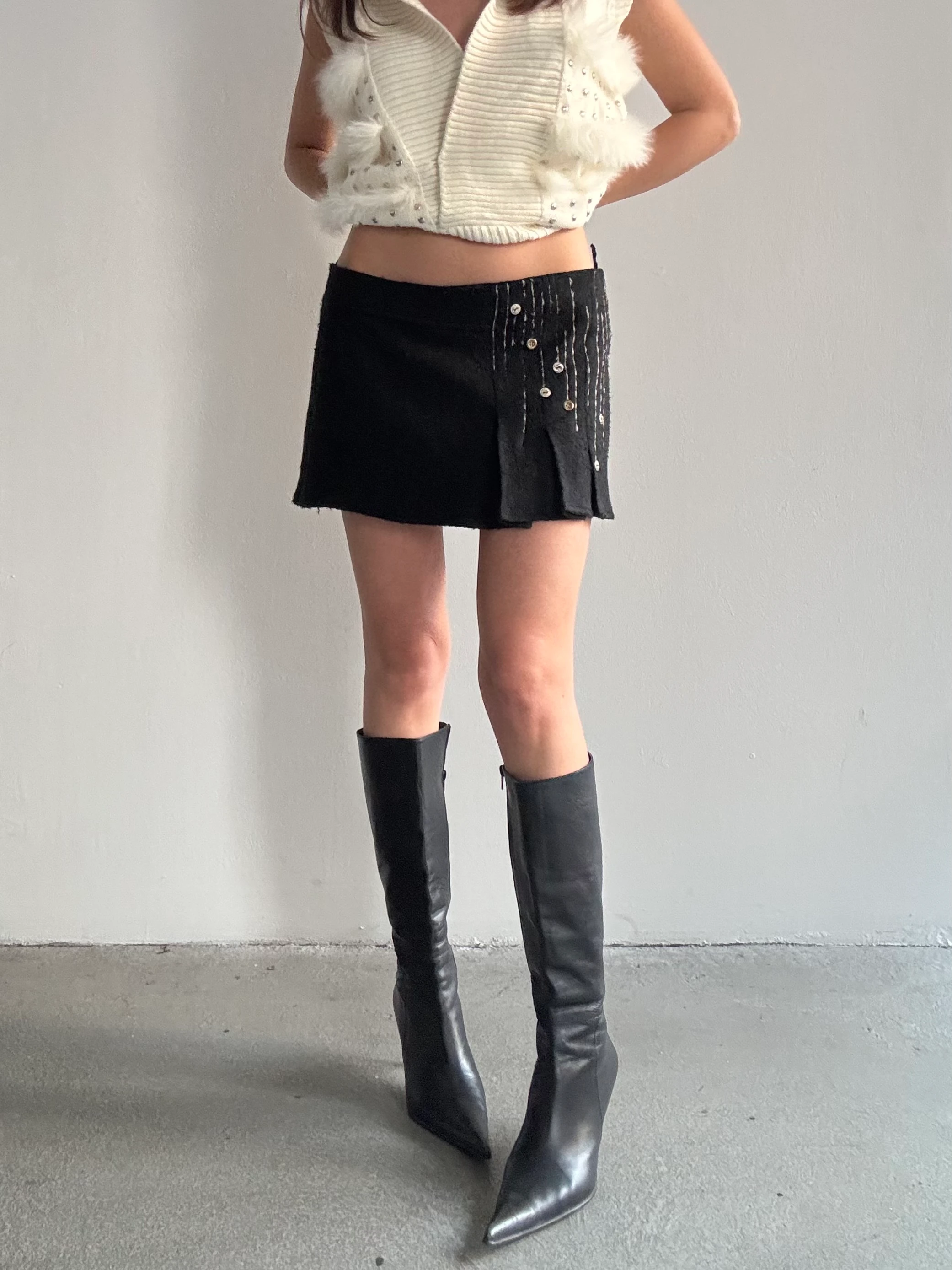 Düğme Detaylı Yün Etek 