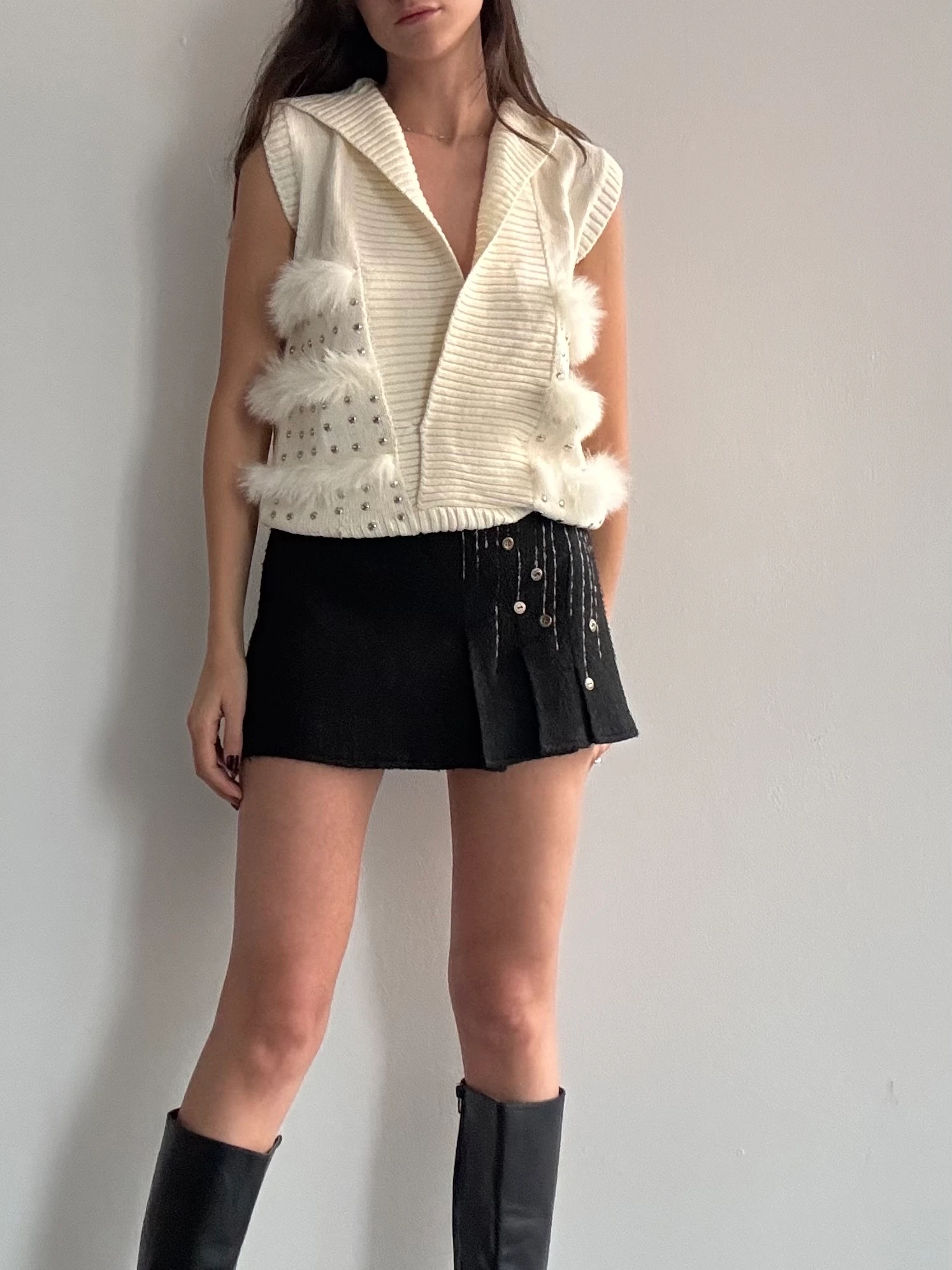 Kürk Ve Taş Detaylı Krem Triko Kazak 