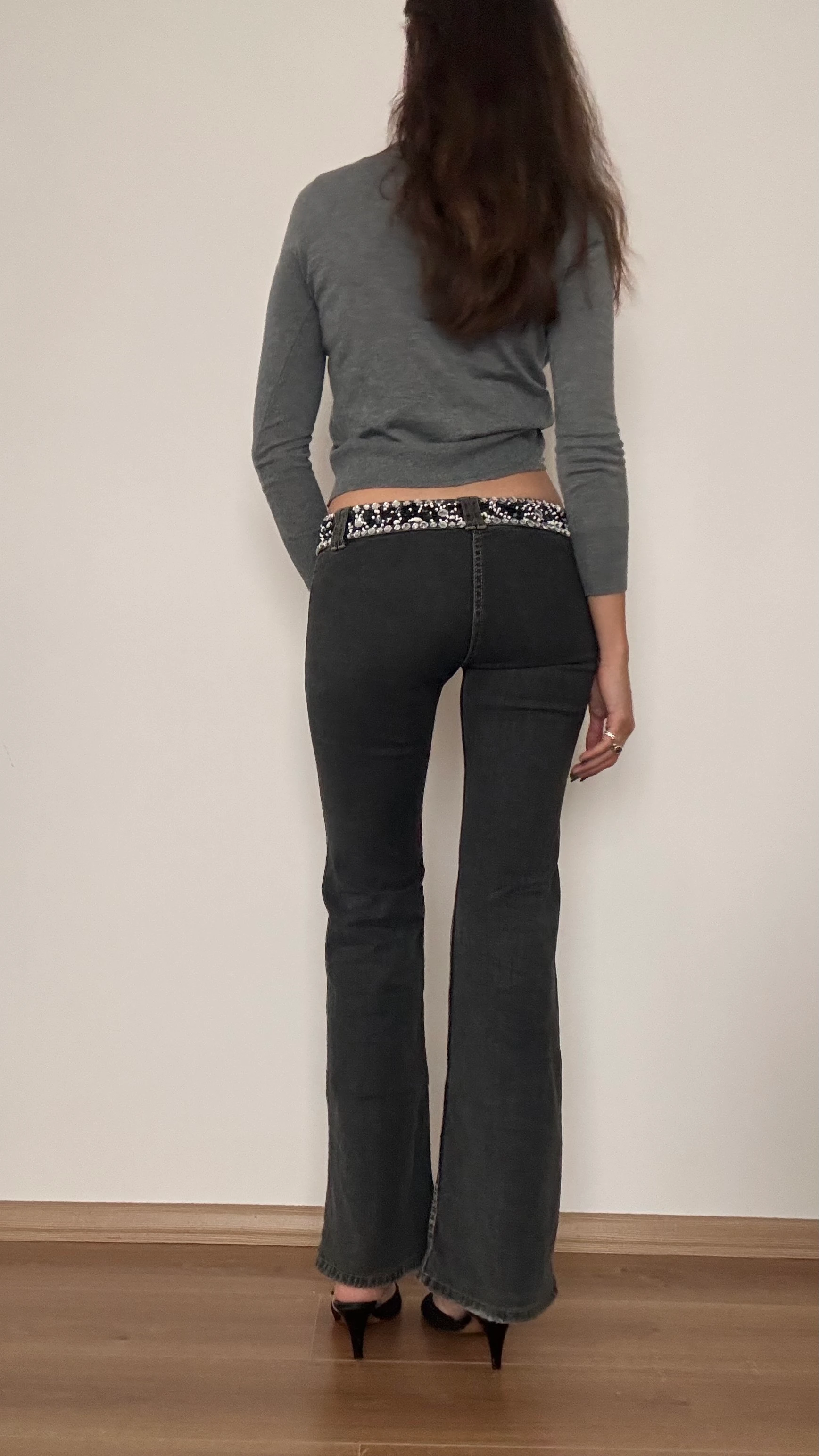 Taş Detaylı Düşük Bel Jean 