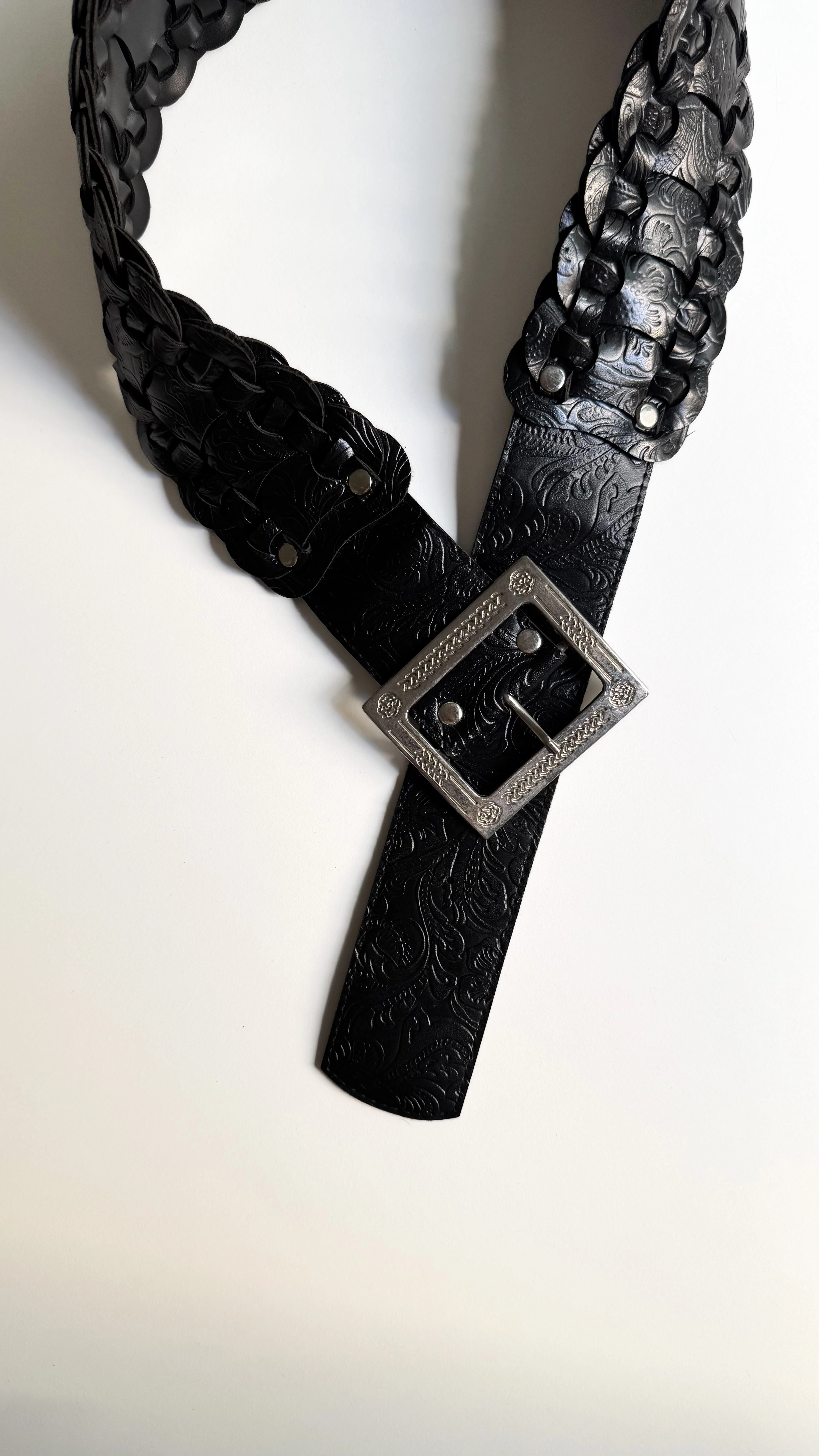 Kabartma Desenli Kemer 