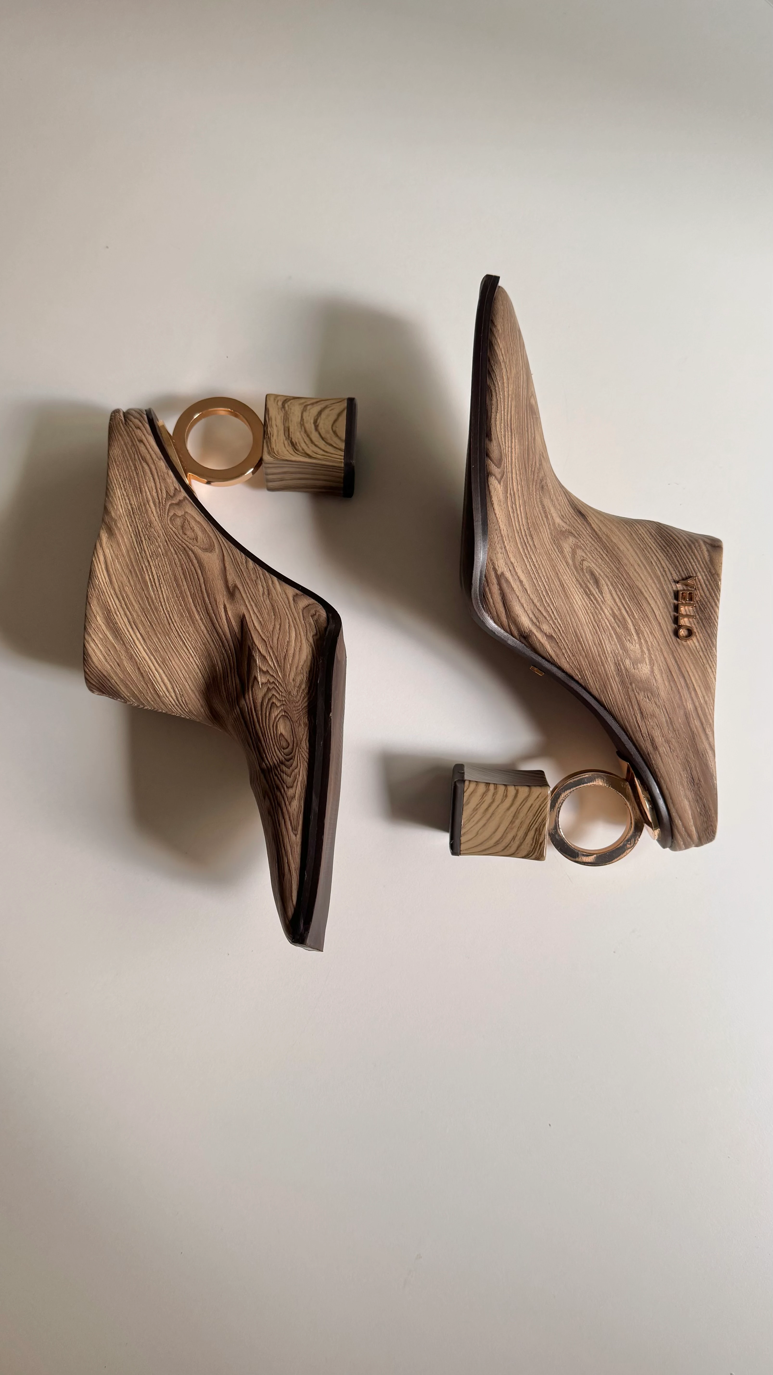 Ahşap Dokulu Halka Topuklu Ayakkabı 