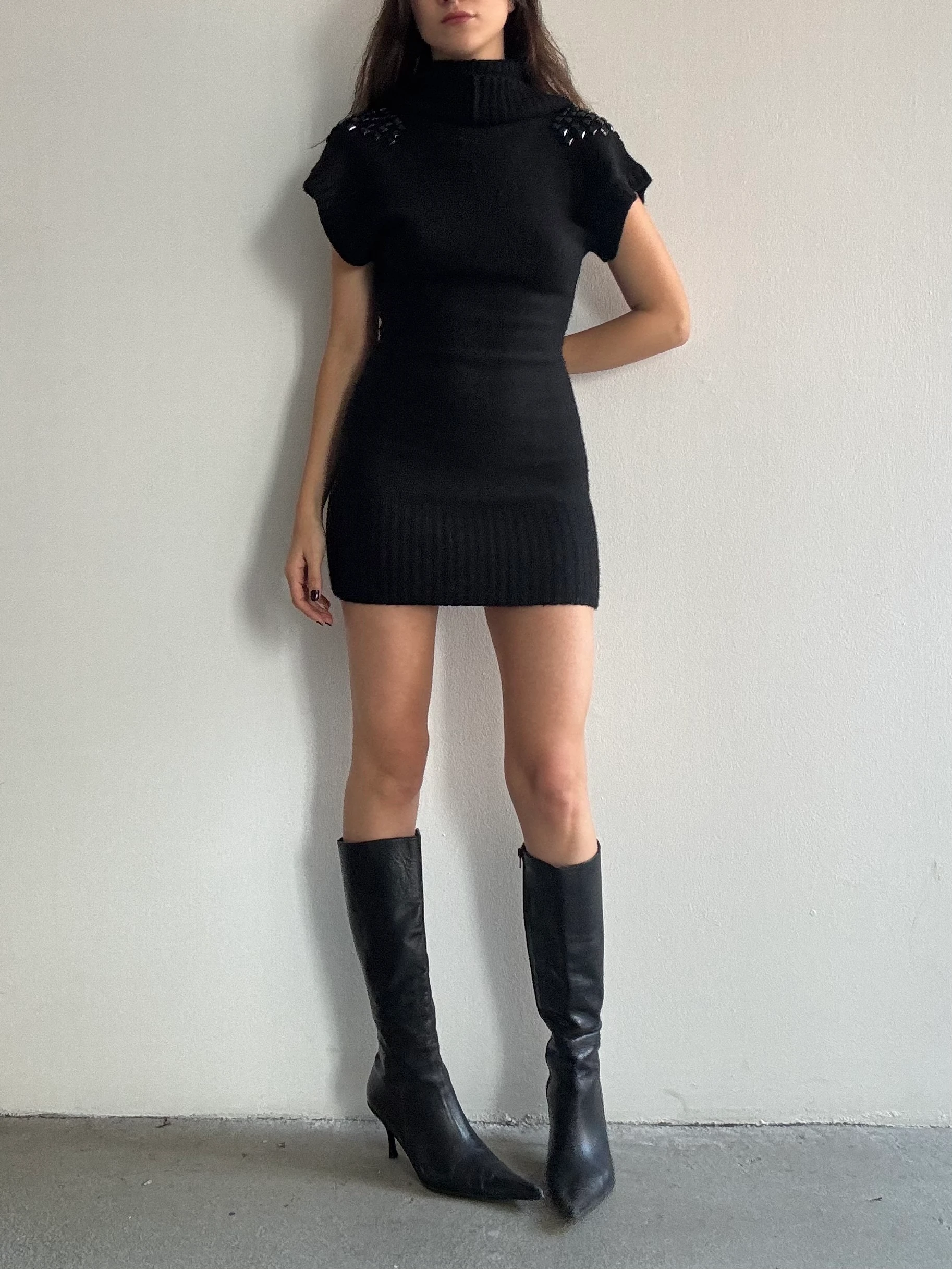 Siyah Taş Detaylı Triko Elbise 