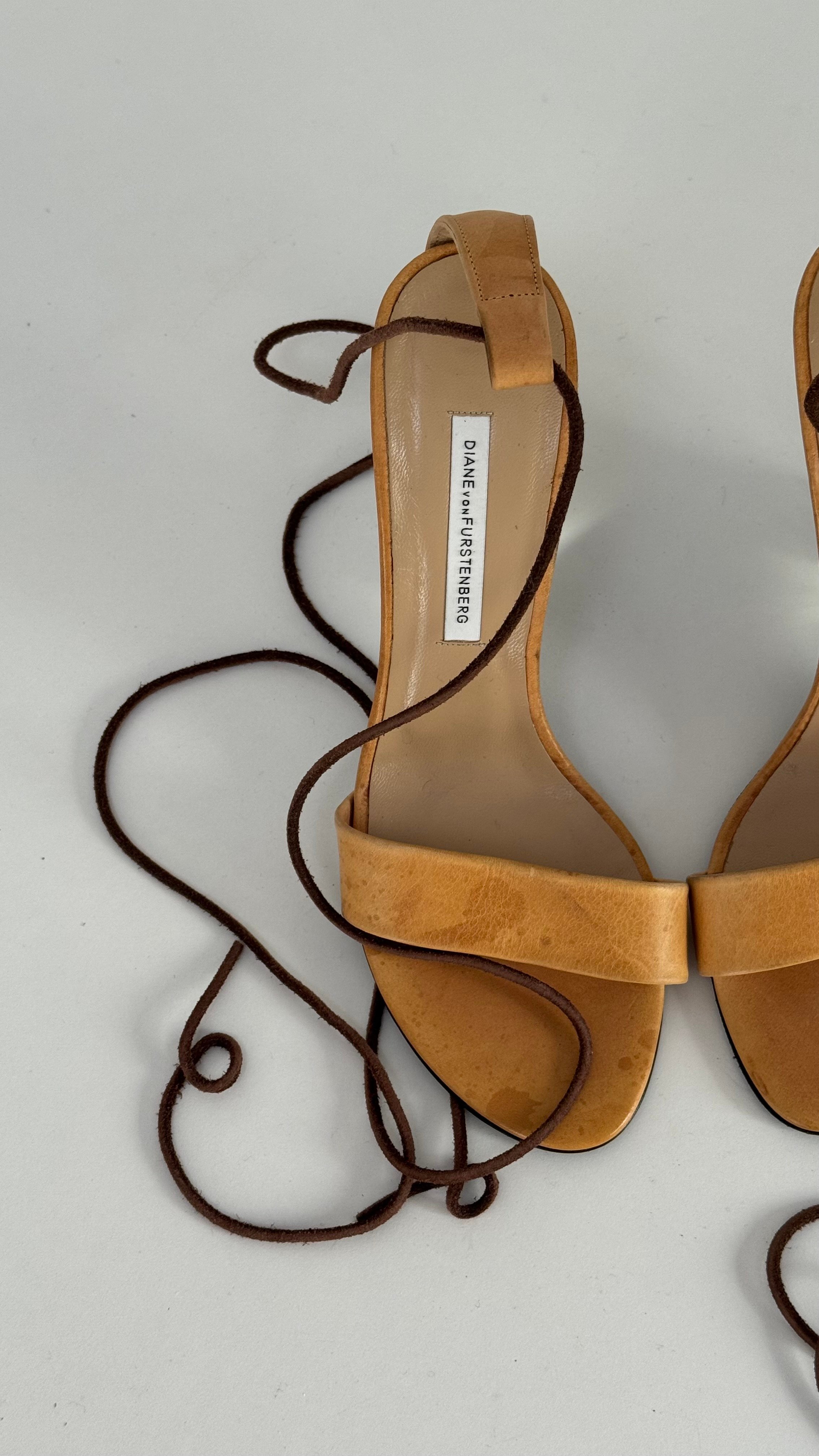 DVF Bağcıklı Topuklu Ayakkabı 