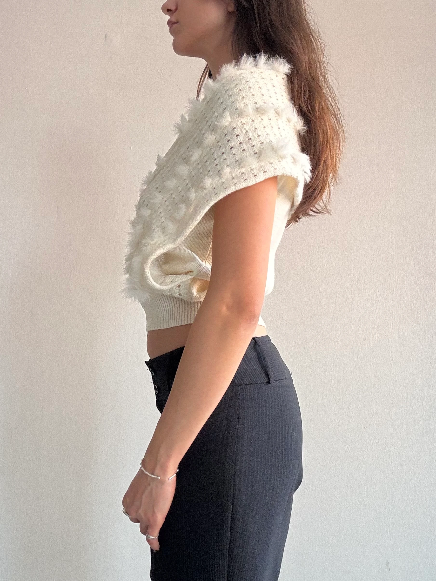 Tüy Detaylı Krem Triko Üst 