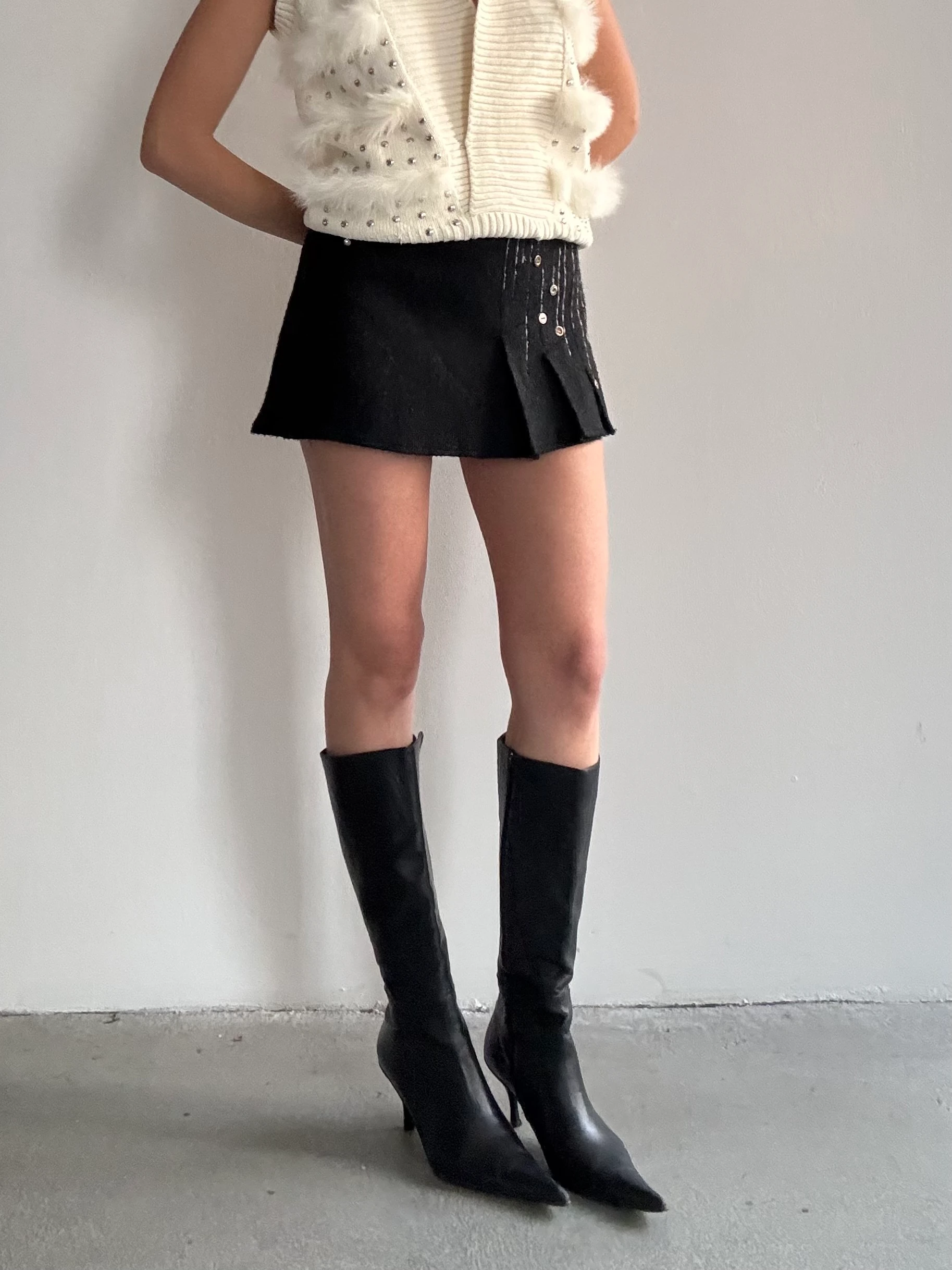 Düğme Detaylı Yün Etek 