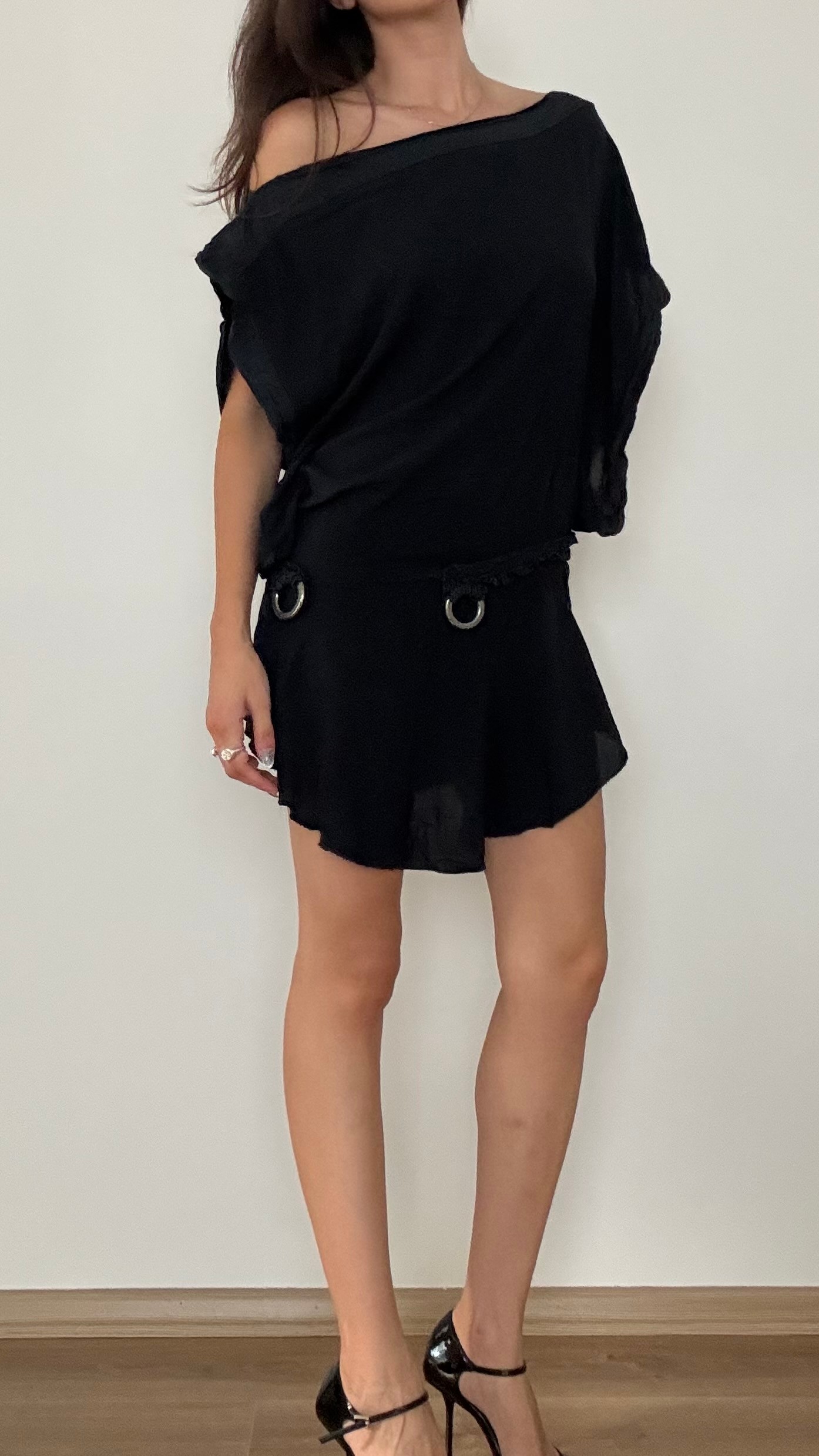 Asimetrik Kesim Mini Elbise 