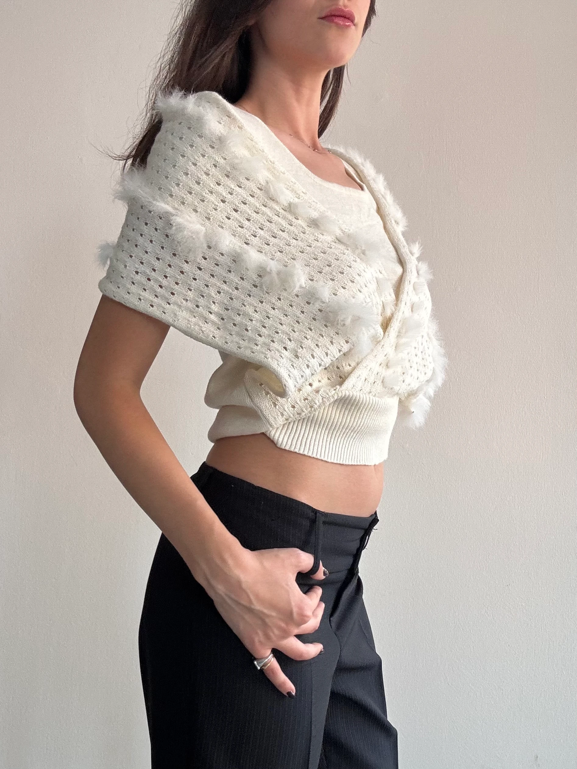 Tüy Detaylı Krem Triko Üst 