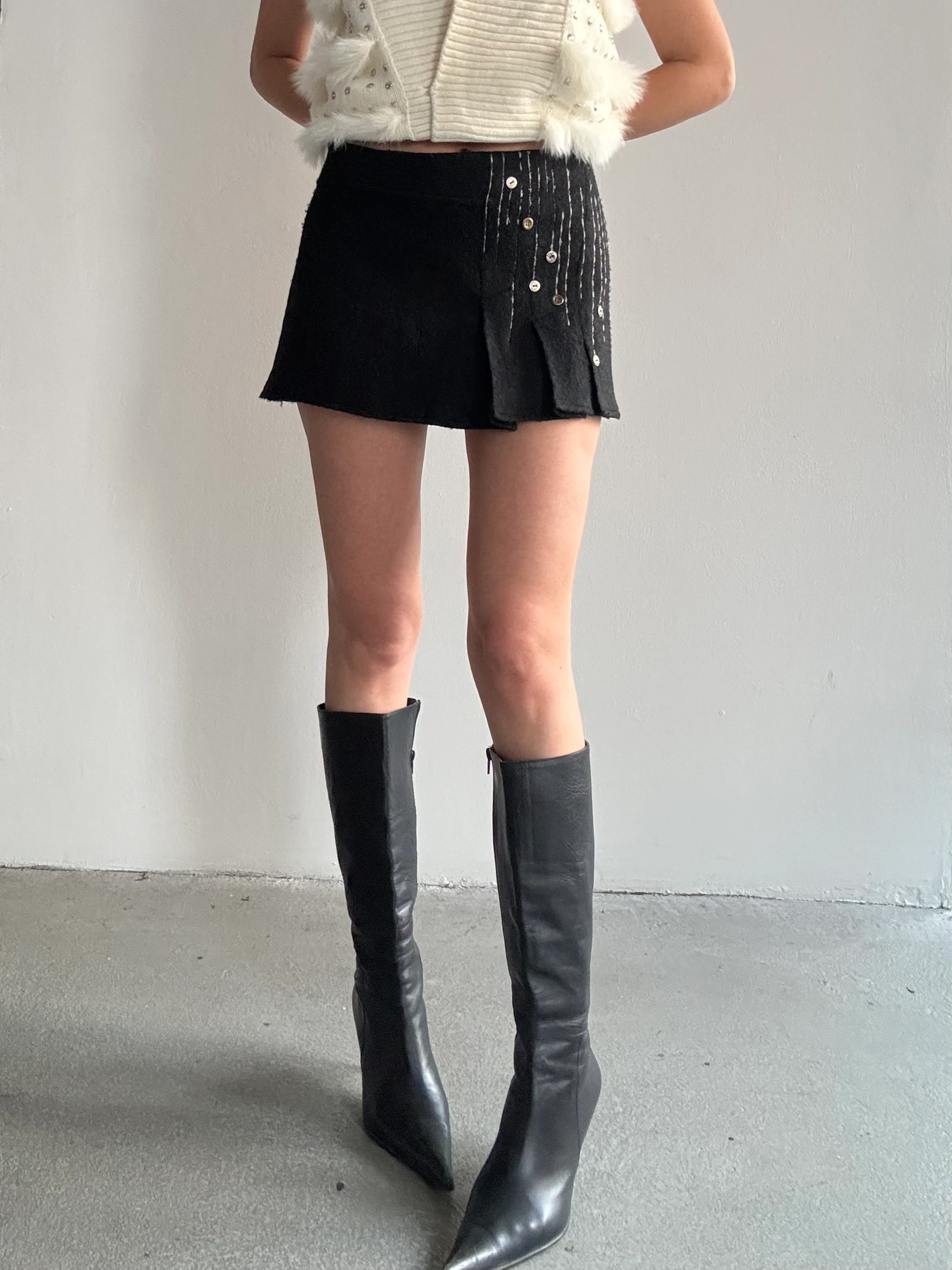 Düğme Detaylı Yün Etek 