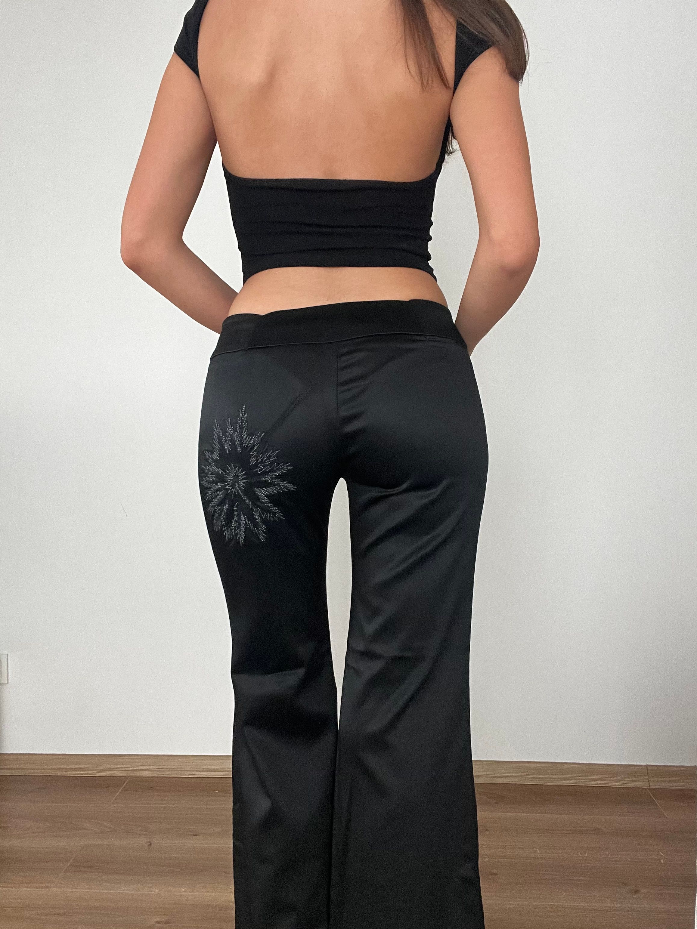 İşlemeli Saten Pantolon 