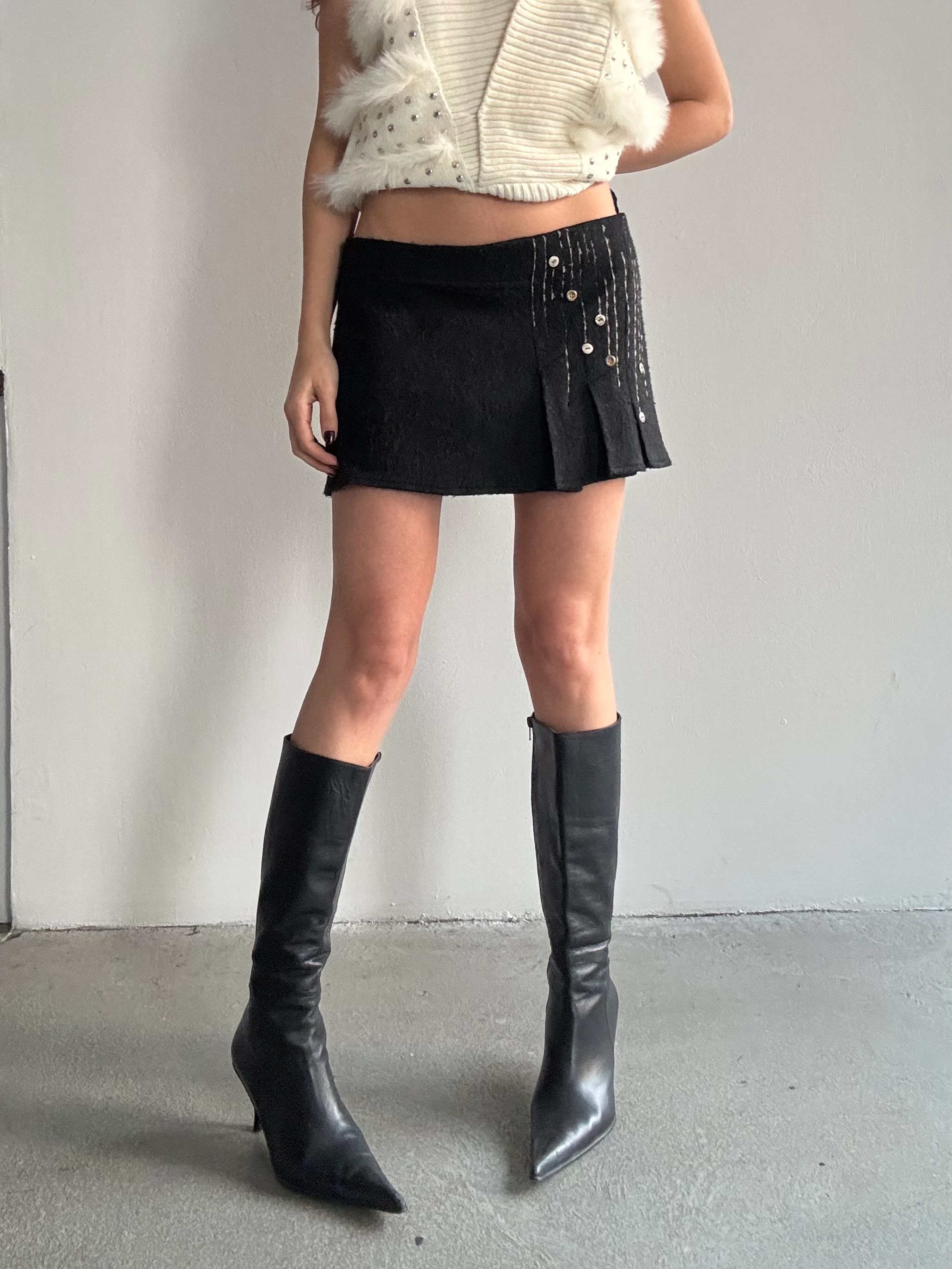 Düğme Detaylı Yün Etek 