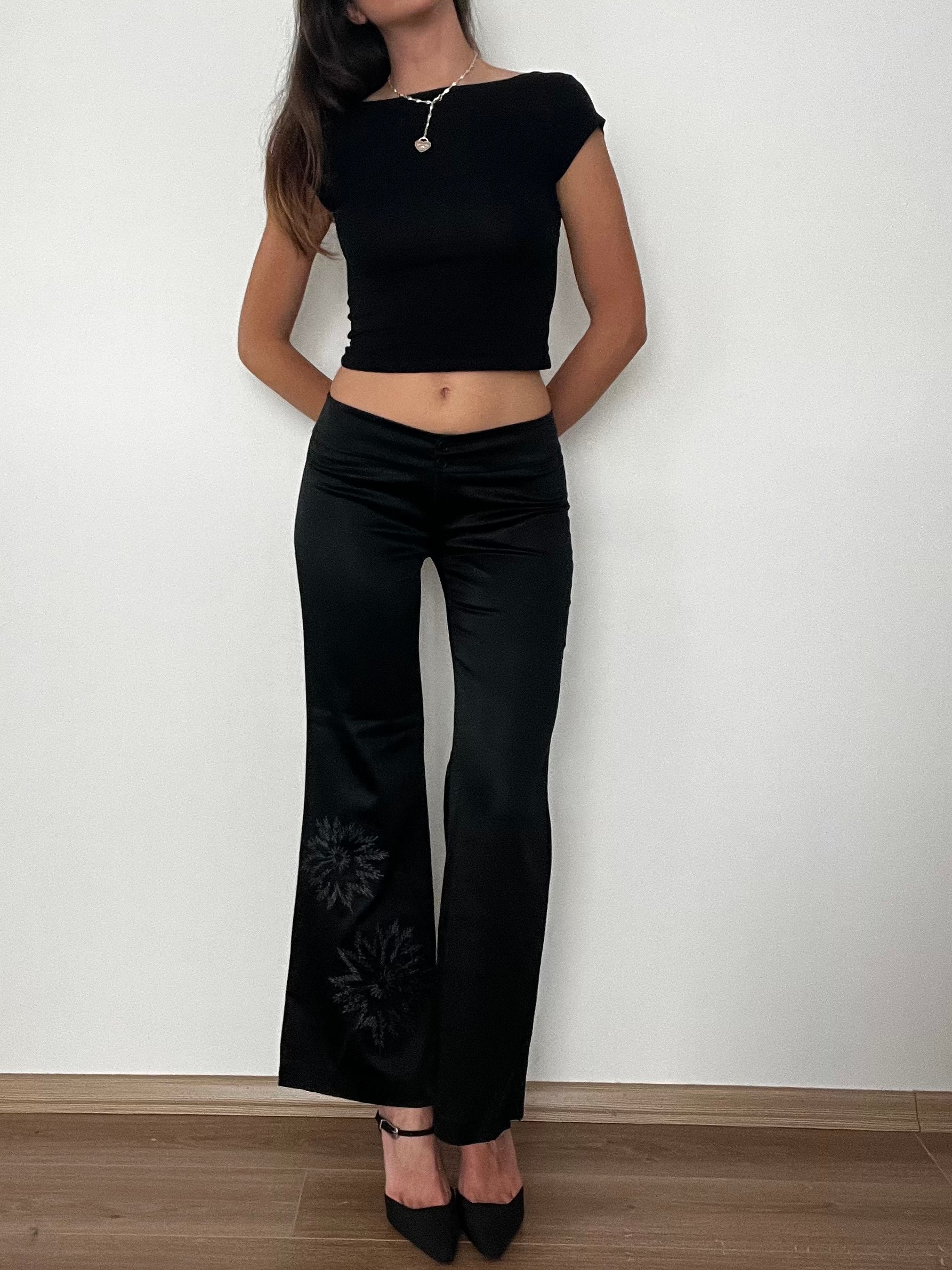 İşlemeli Saten Pantolon 