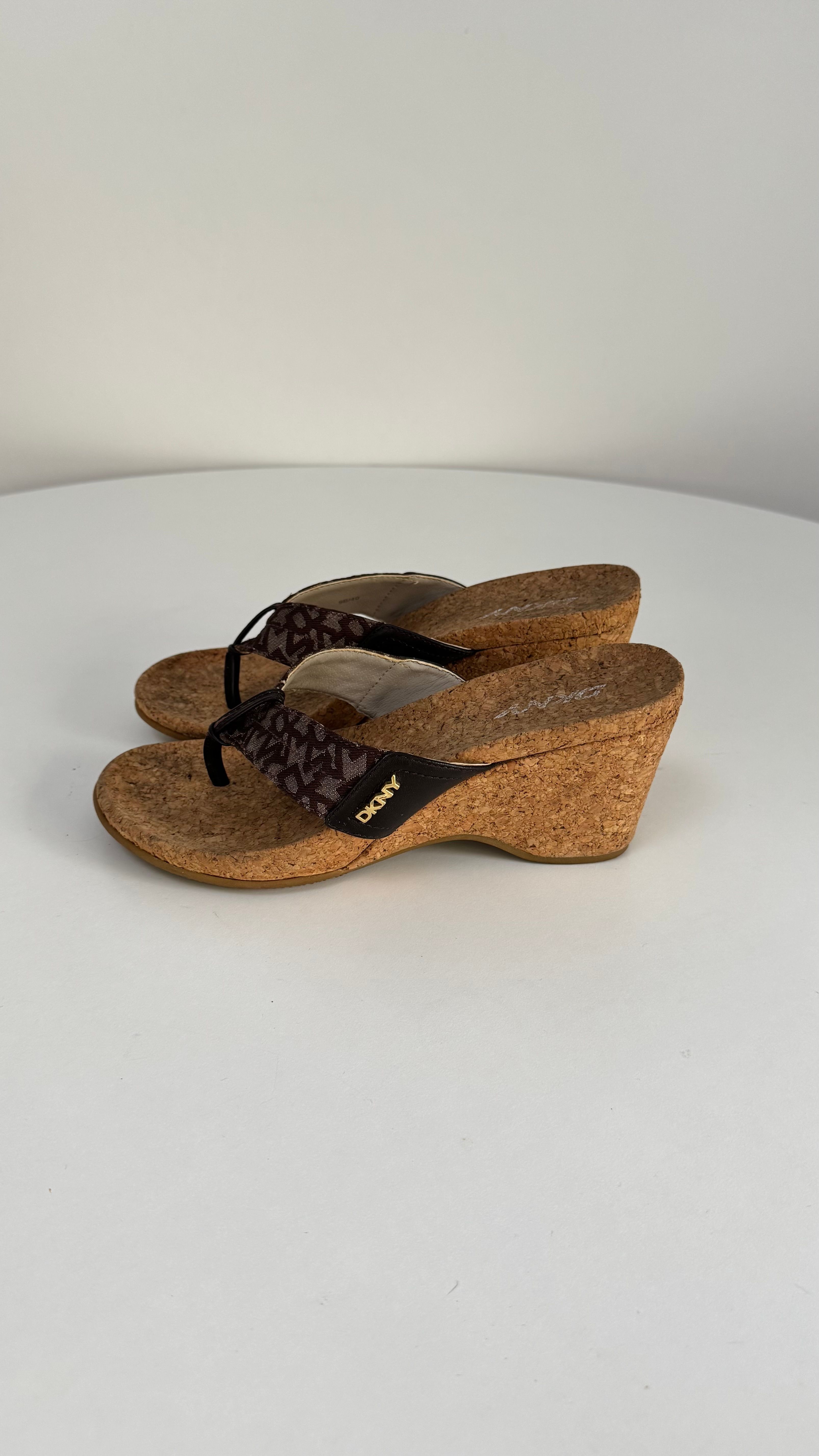 DKNY Platform Terlik 