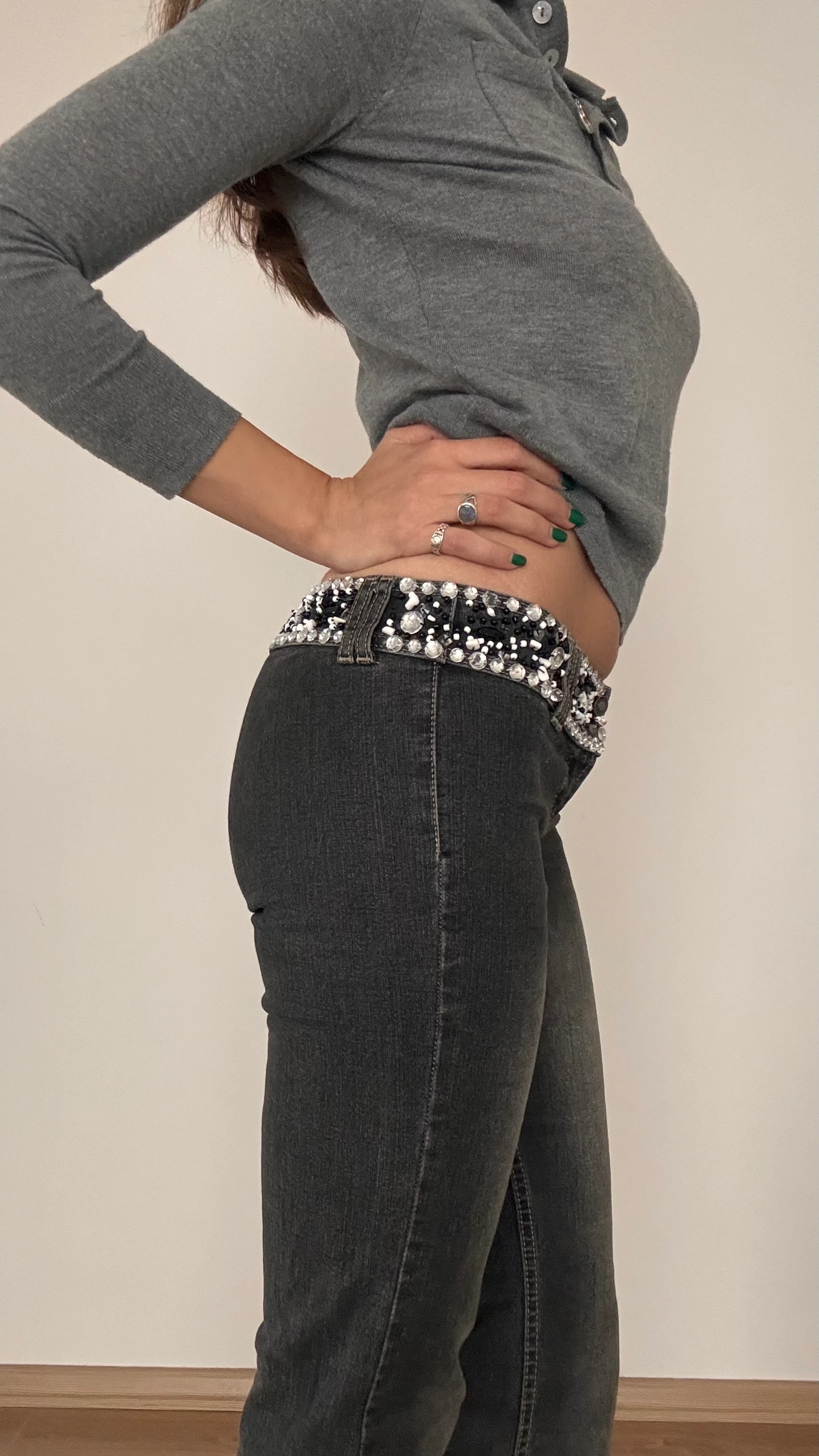 Taş Detaylı Düşük Bel Jean 