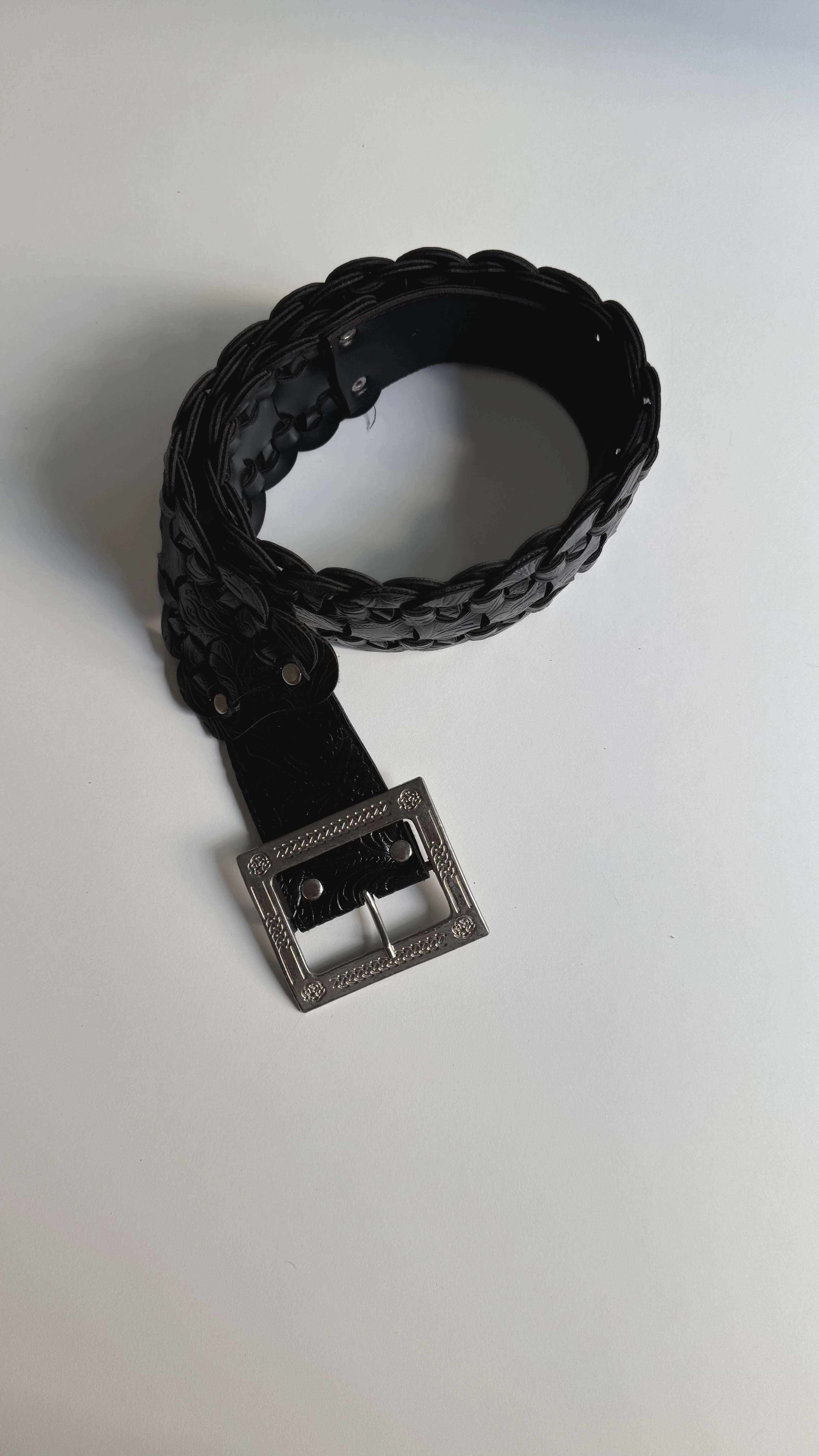 Kabartma Desenli Kemer 