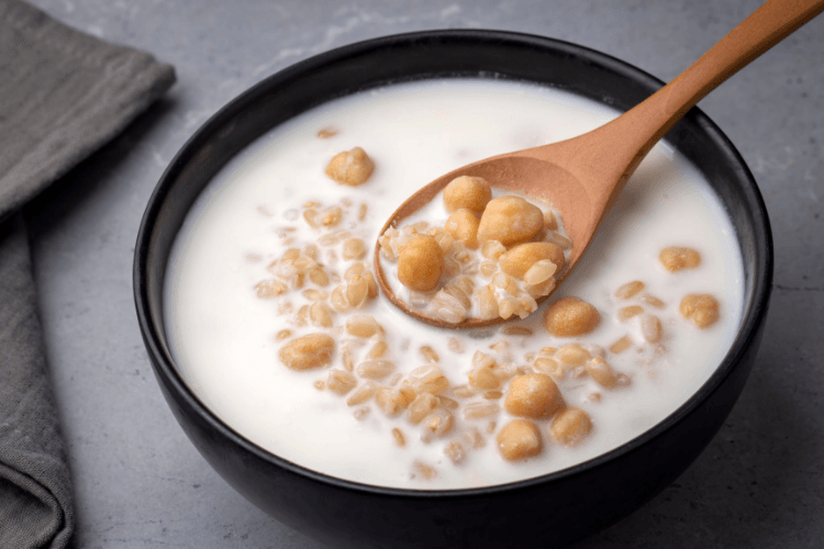 Yoğurtlu Soğuk Ayran Aşı Çorbası Tarifi