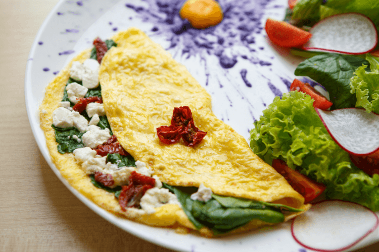  Klasik Feta Peynirli Omlet