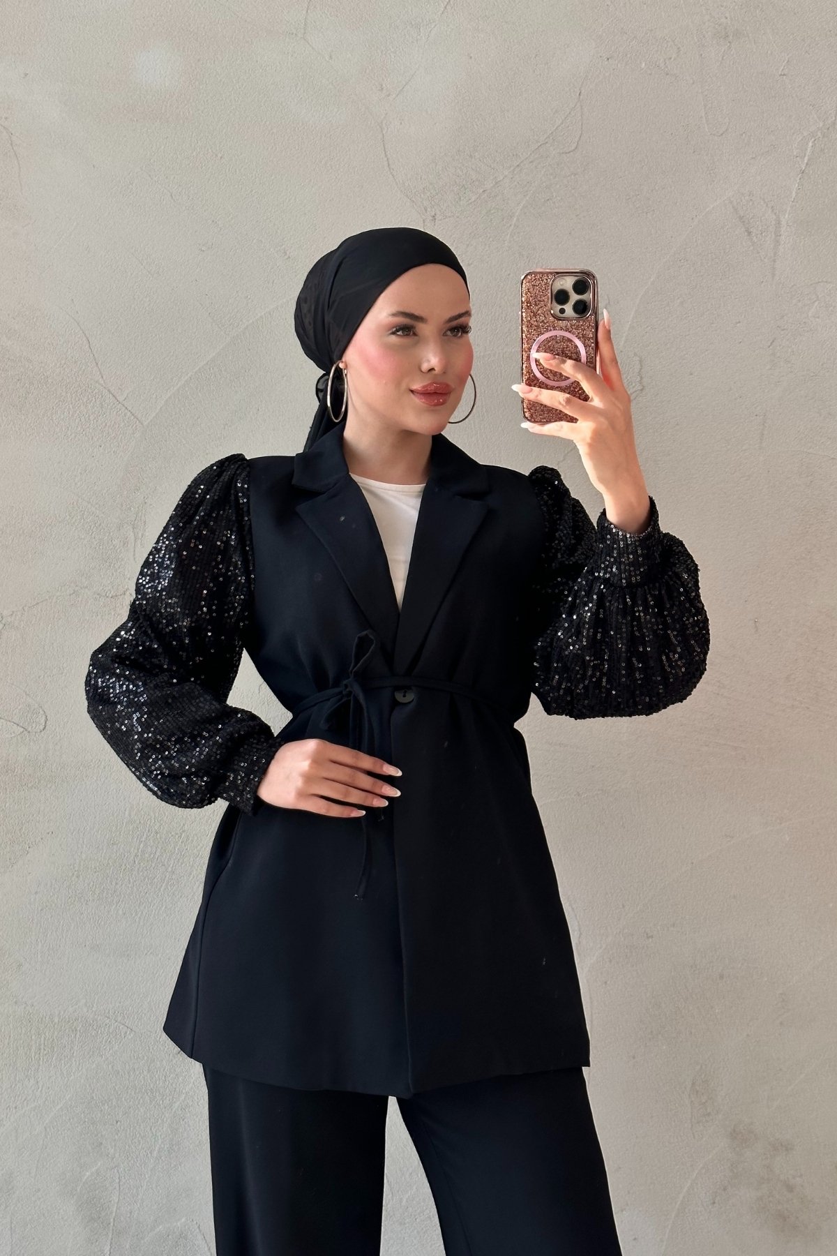 Kolları Pul Payet Detaylı Takım