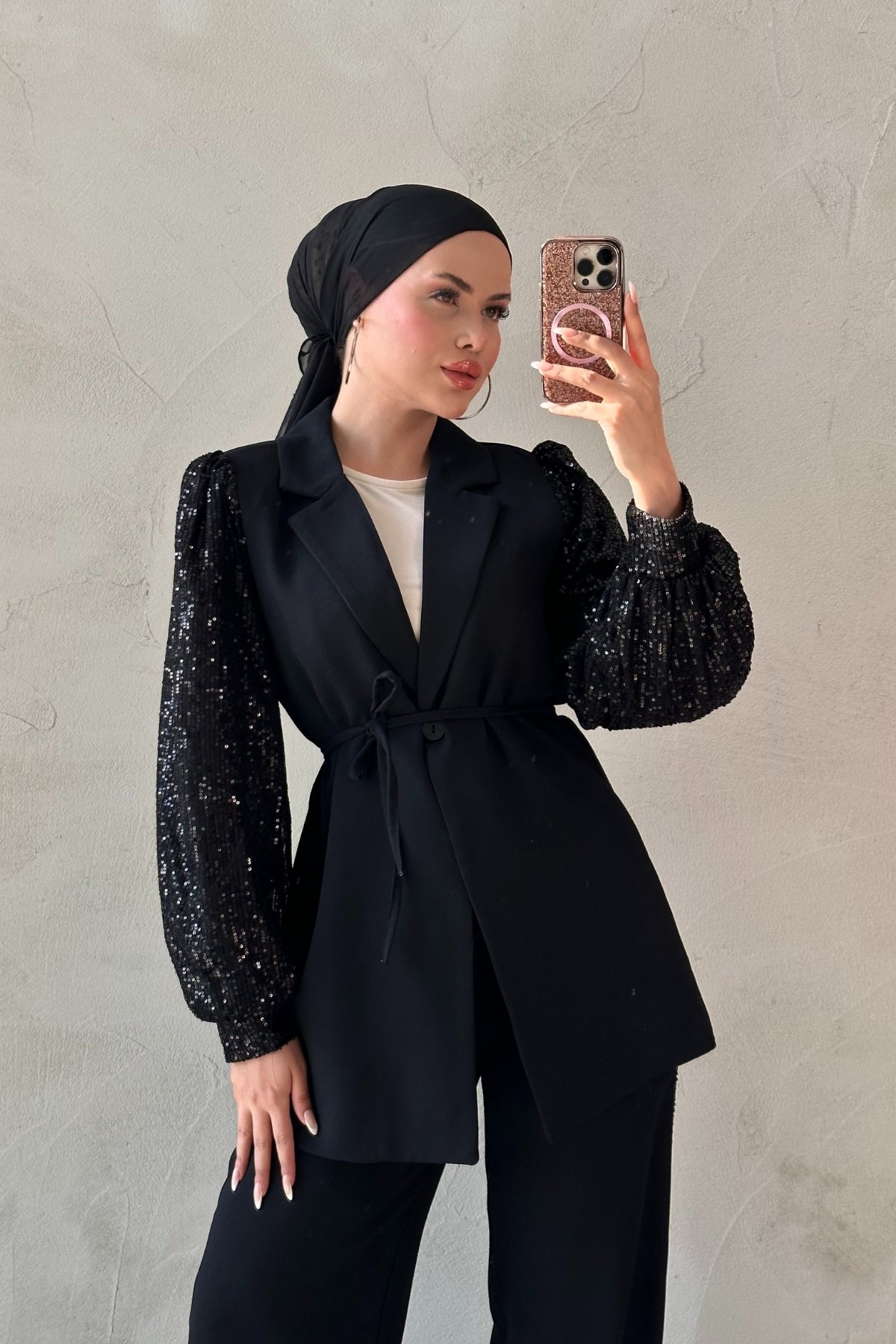 Kolları Pul Payet Detaylı Takım