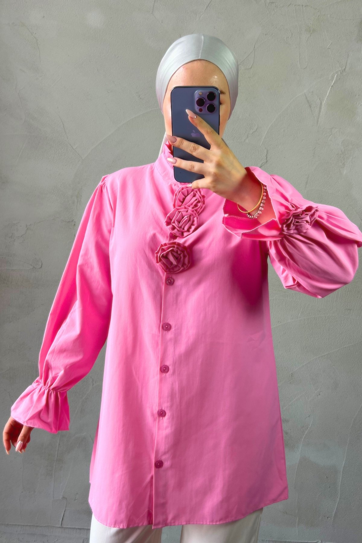 Kolları ve Önü Güllü Gömlek - Pembe