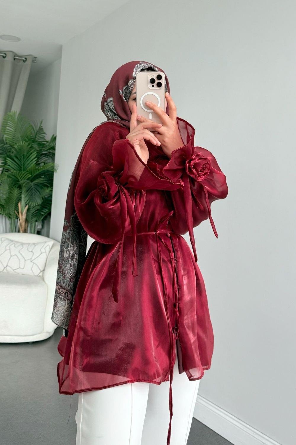 Kolu Gül Detaylı Belden Bağlamalı Organze Tunik