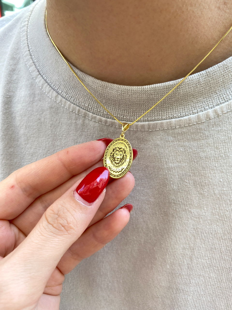 925 Gümüş | PHEAR Özel Tasarım Unisex Aslan Figürlü Madalyon Kolye