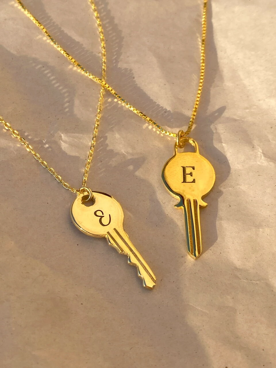 925 Gümüş | Unisex İstediğini Yazdır Harfli Anahtar Kolye Model-2 (3 Farklı Zincir Seçeneği ile)