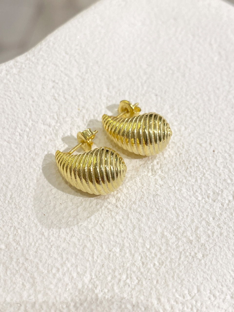 925 Gümüş | Çizgili Mini Damla Küpe