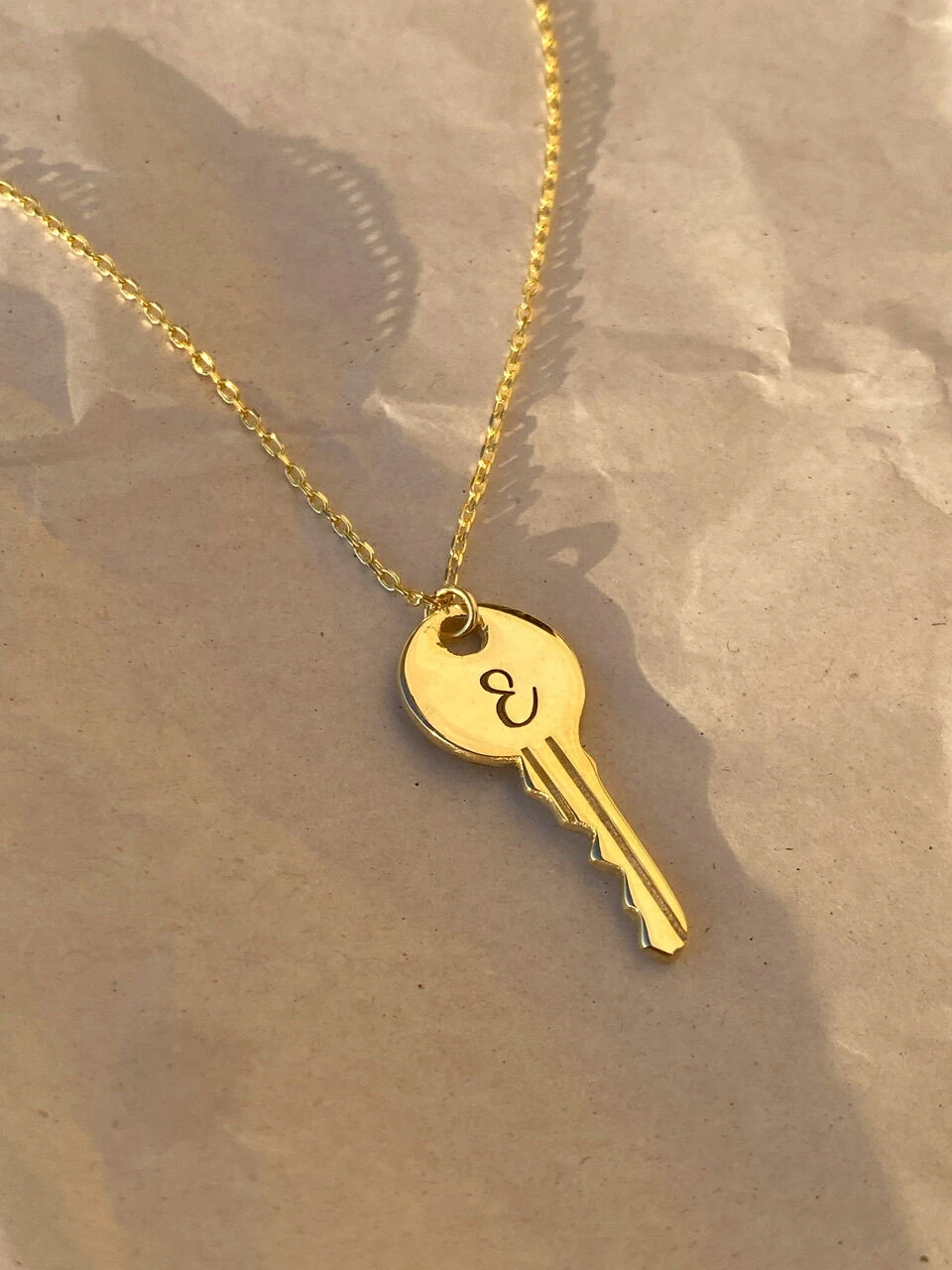 925 Gümüş | Unisex İstediğini Yazdır Harfli Anahtar Kolye Model-1 (3 Farklı Zincir Seçeneği ile)