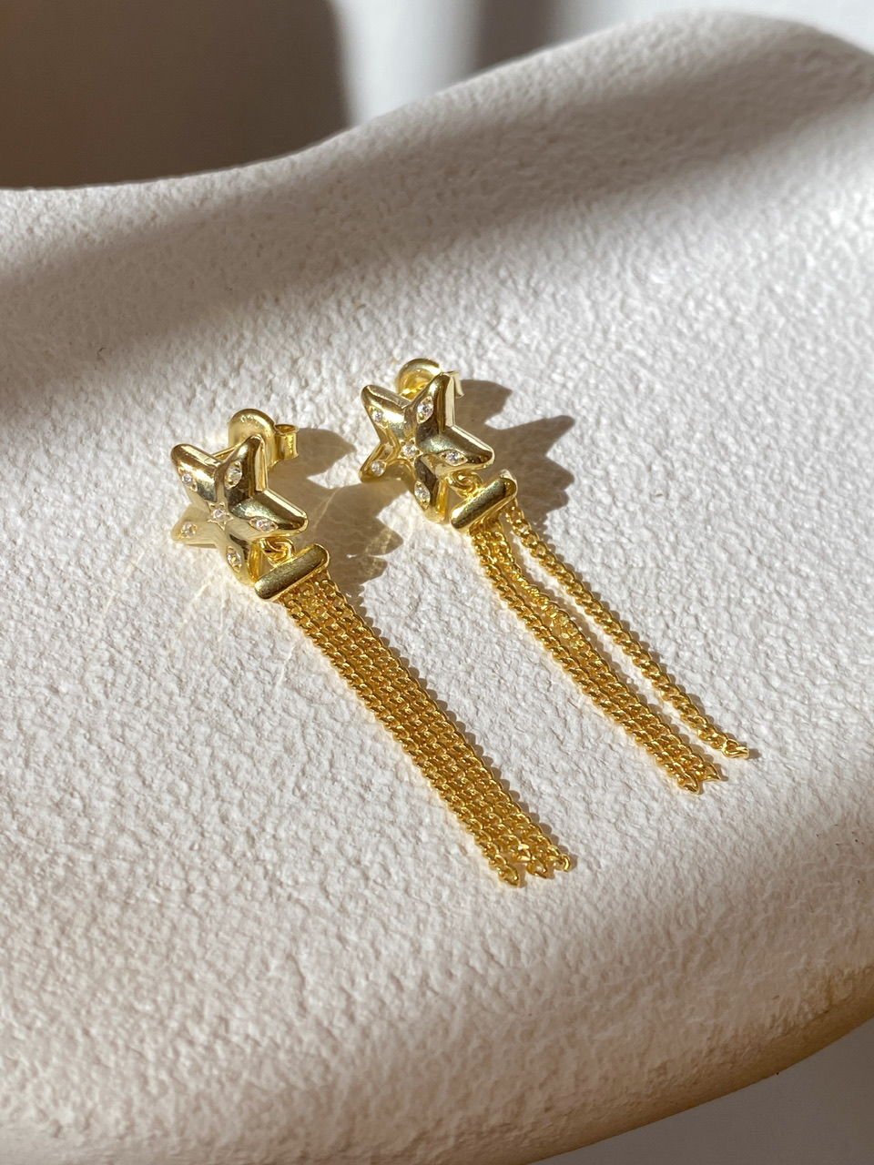 925 Gümüş | Sallantılı Zincirli Taş Detaylı Yıldız Küpe