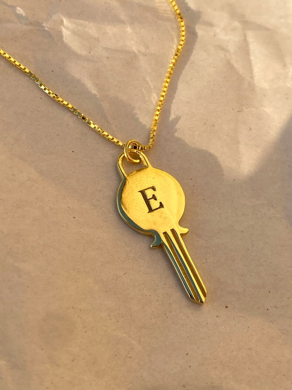 925 Gümüş | Unisex İstediğini Yazdır Harfli Anahtar Kolye Model-2 (3 Farklı Zincir Seçeneği ile)