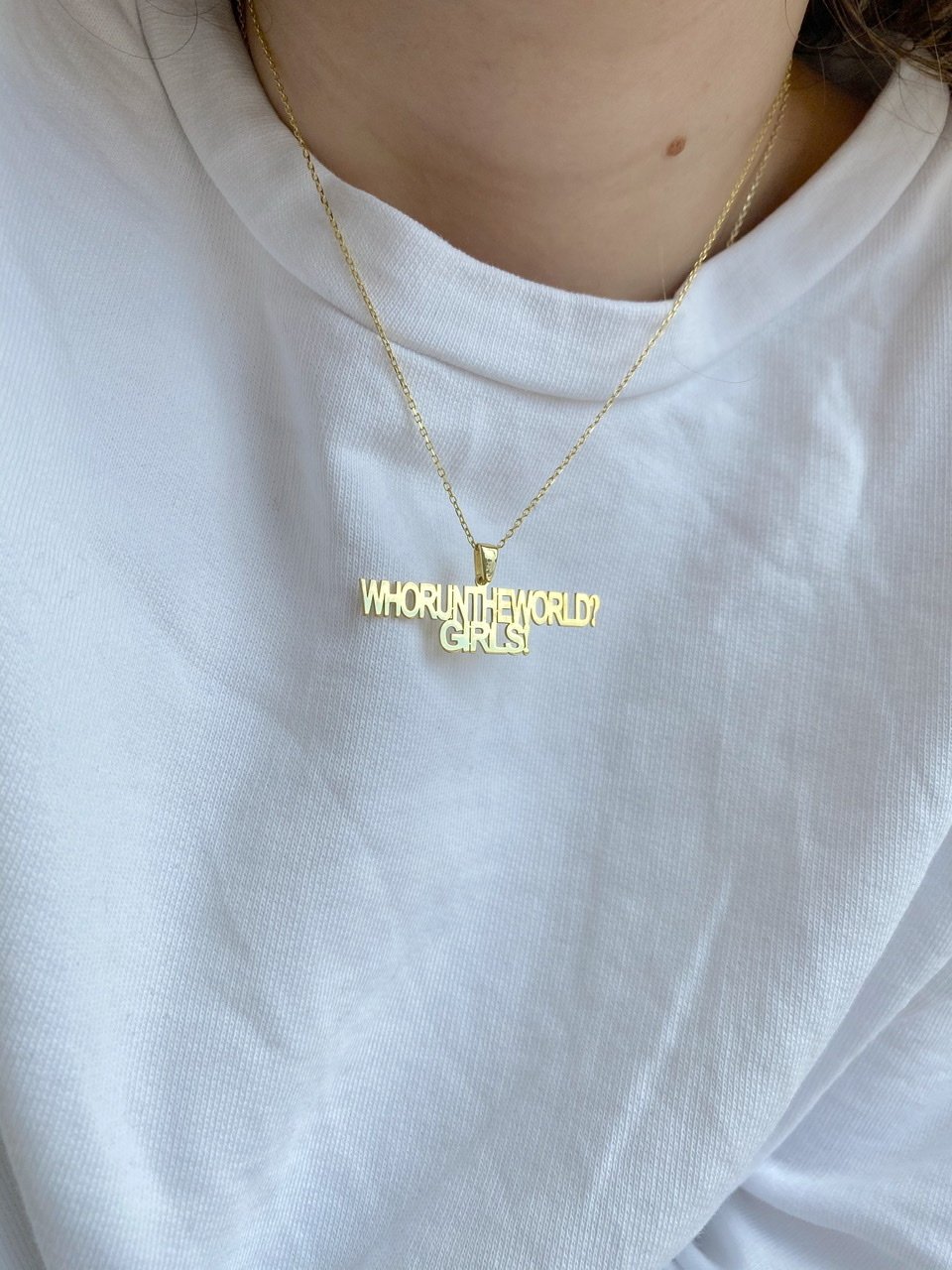 925 Gümüş | ''WHO RUN THE WORLD? GIRLS!'' Kolye