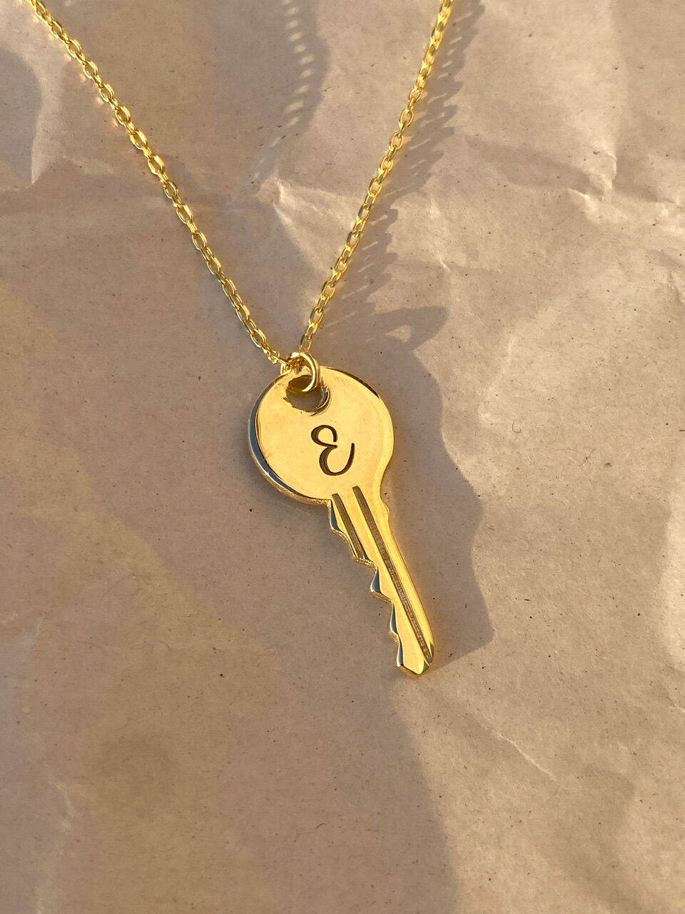 925 Gümüş | Unisex İstediğini Yazdır Harfli Anahtar Kolye Model-1 (3 Farklı Zincir Seçeneği ile)