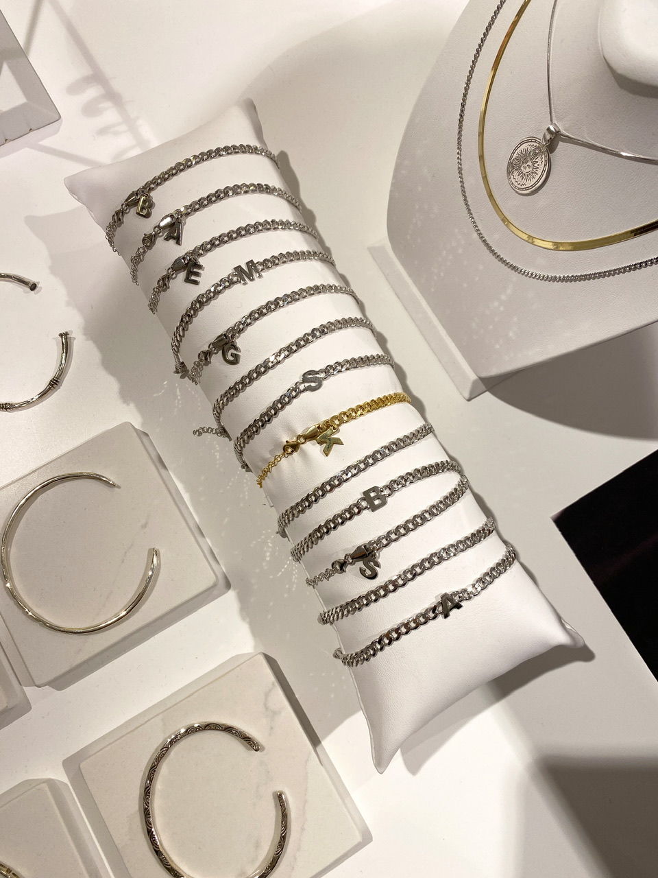 925 Gümüş | Harf Charmlı Unisex Kalın Gurmet Bileklik