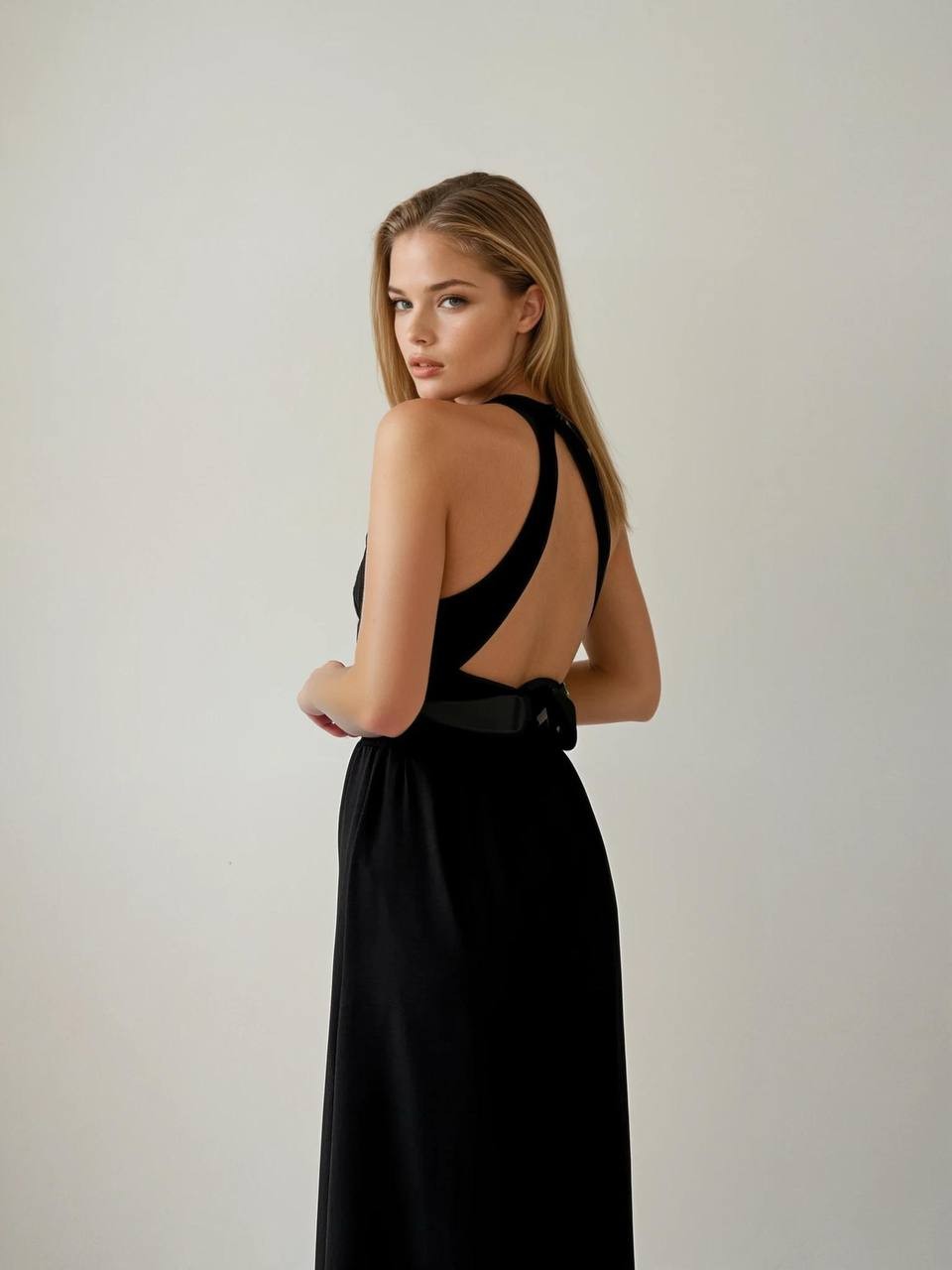 HALTER YAKA MAXİ ELBİSE