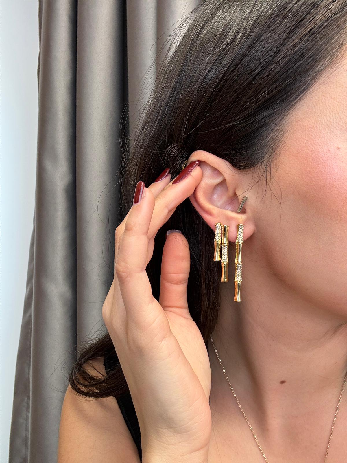 Üçlü Uzun Minik Taşlı Küpe