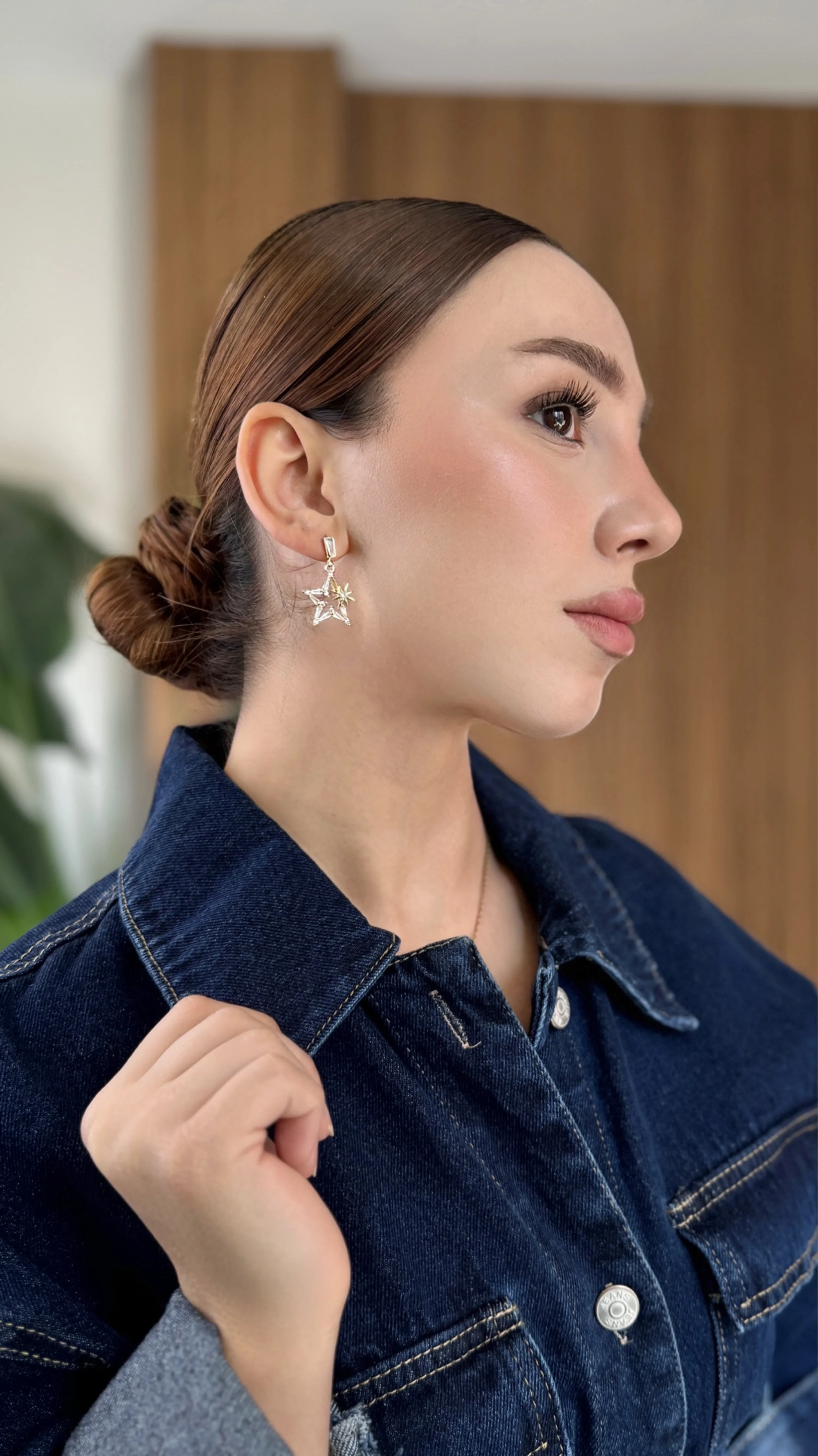 Yıldız Sembollü Sallantılı Küpe