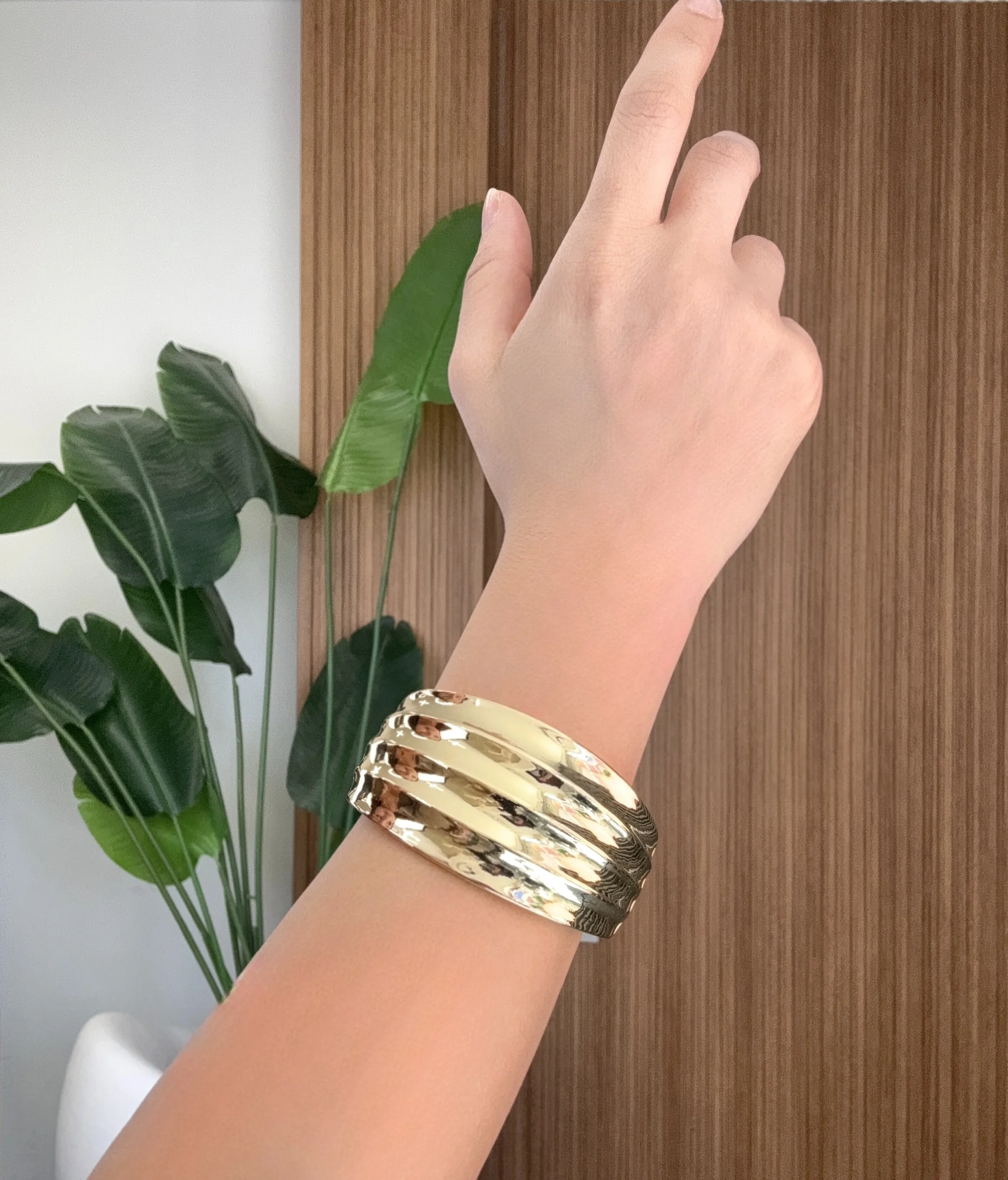 Aurora Şık Kelepçe Bileklik