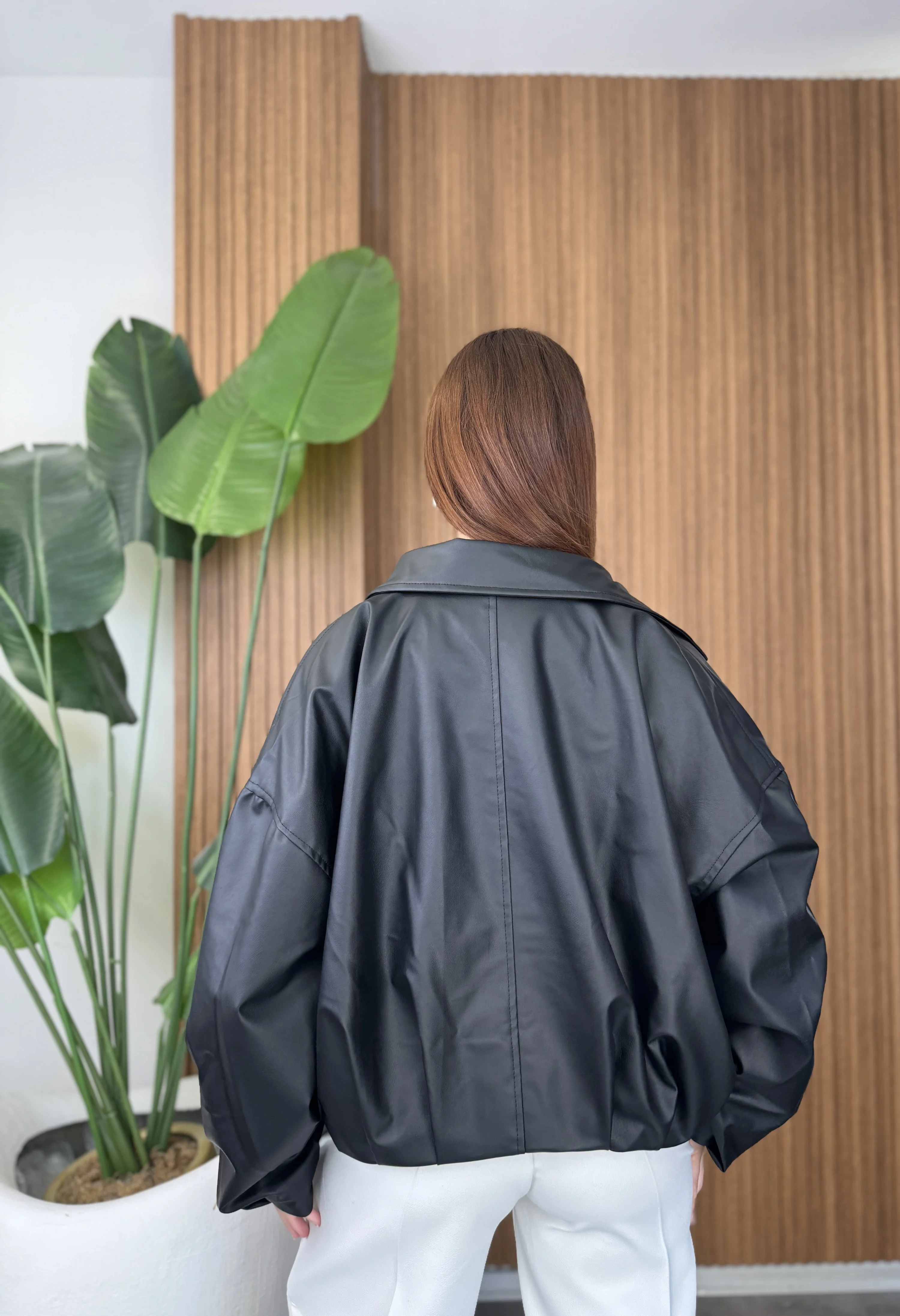 Kemer Detaylı Bomber Deri Ceket